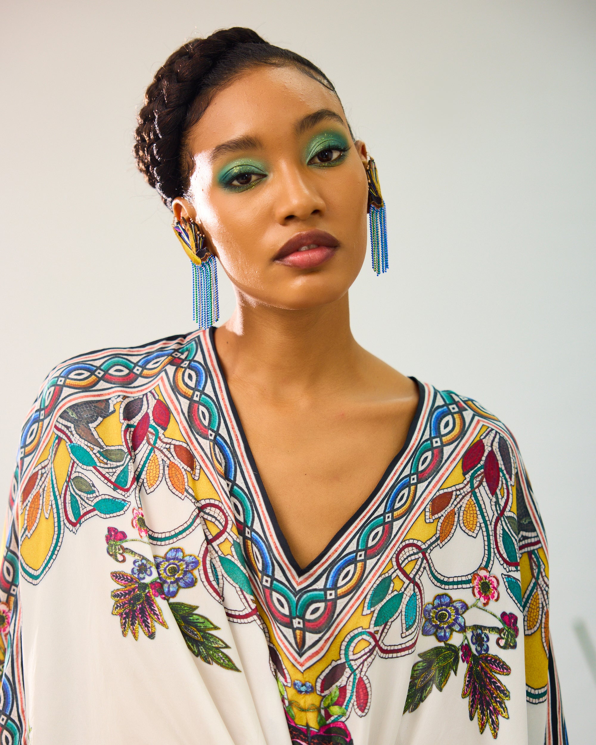 Florence : Rasika - White/Black