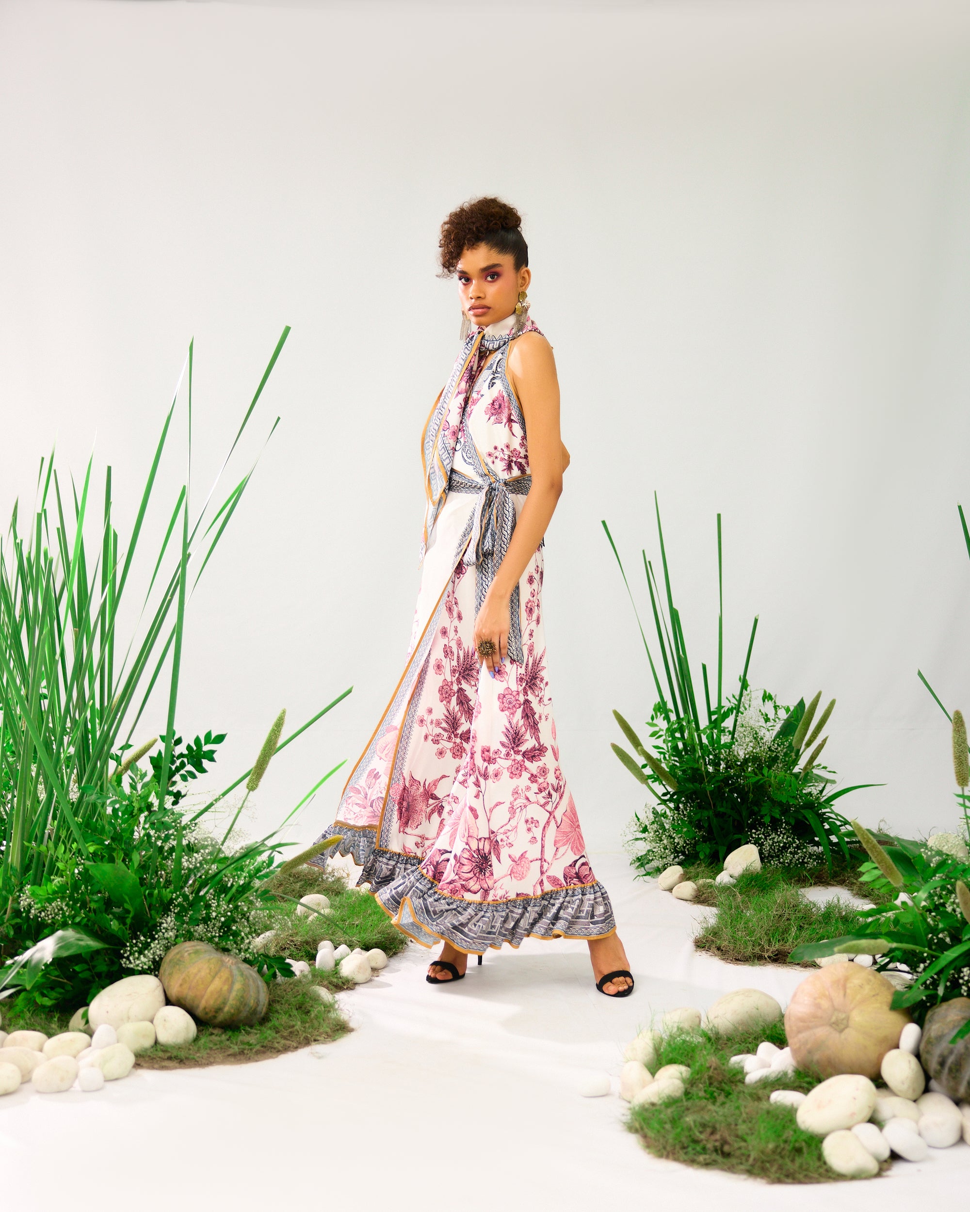Florence : Barkha - White/Raspberry