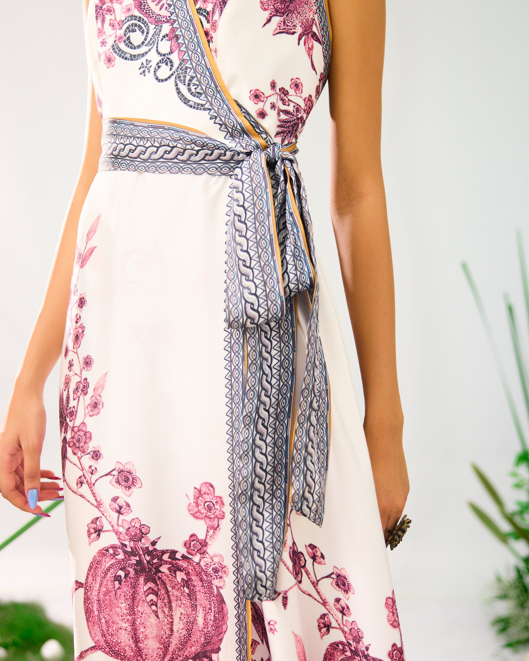 Florence : Barkha - White/Raspberry