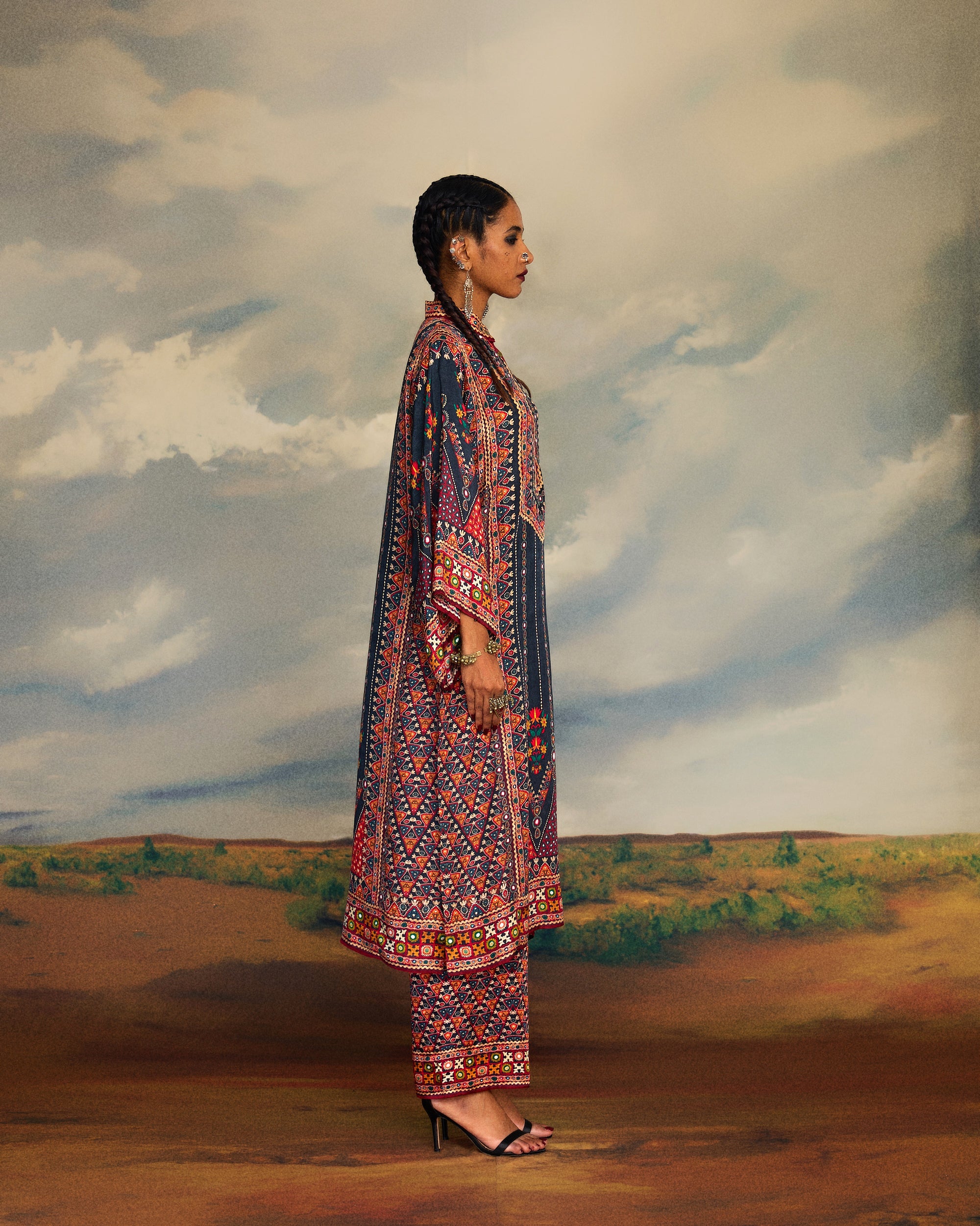 Kutch : Gayatri - Charcoal
