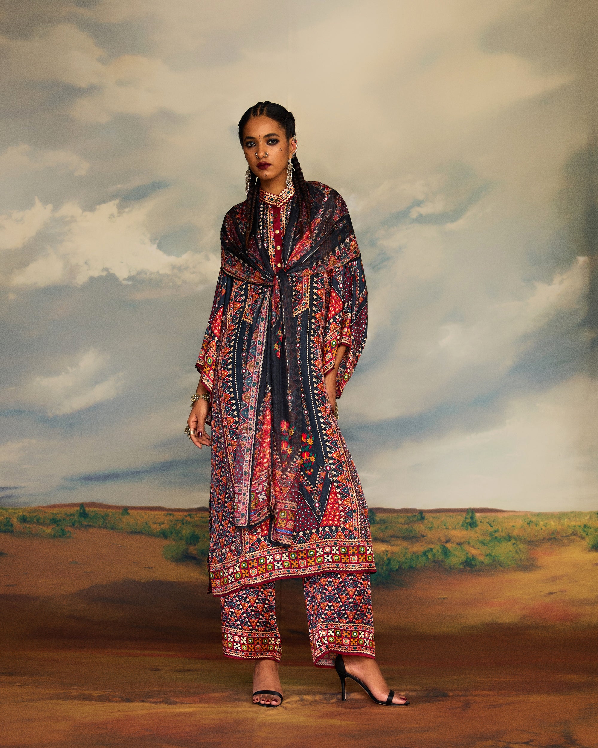 Kutch : Gayatri - Charcoal