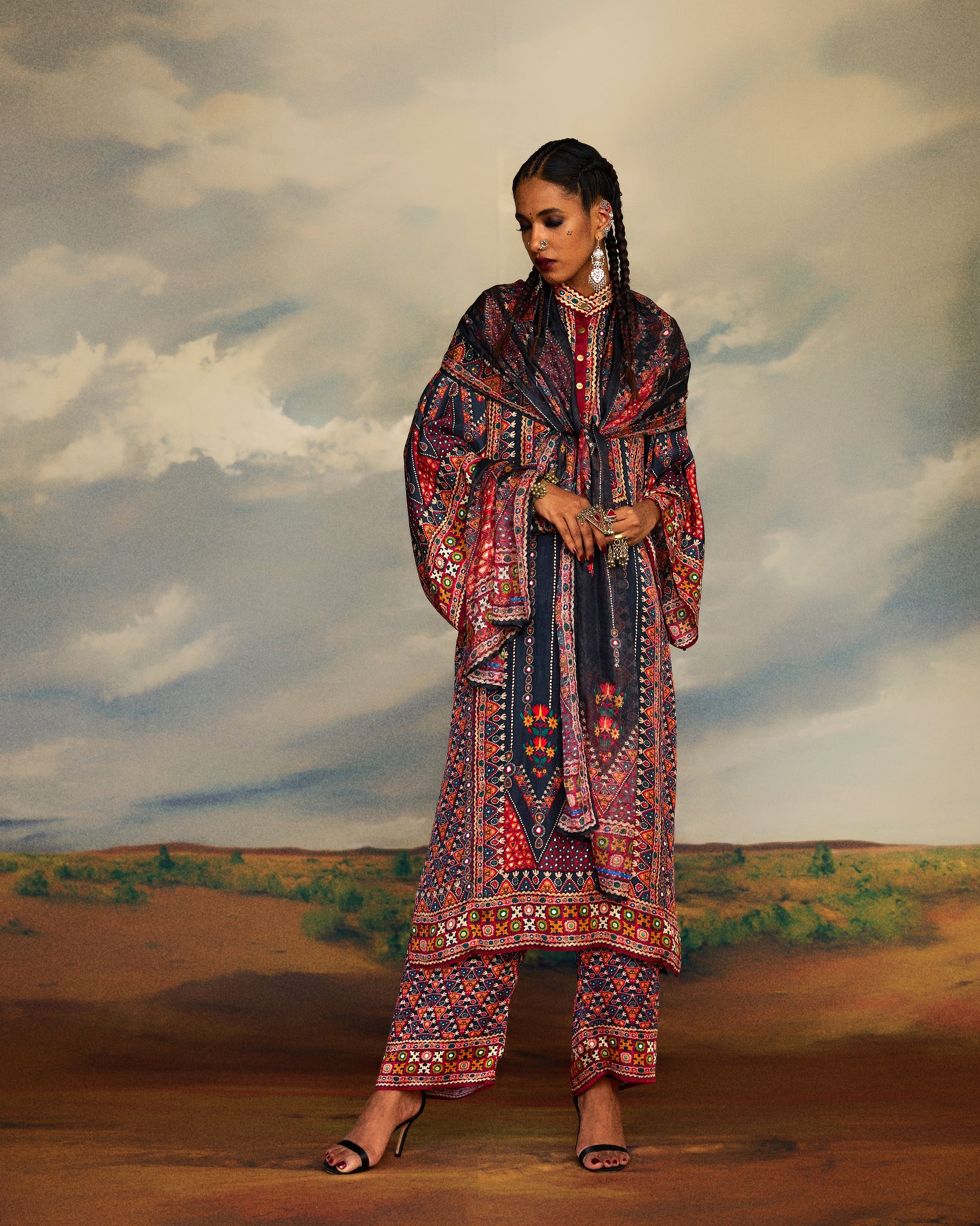 Kutch : Gayatri - Charcoal