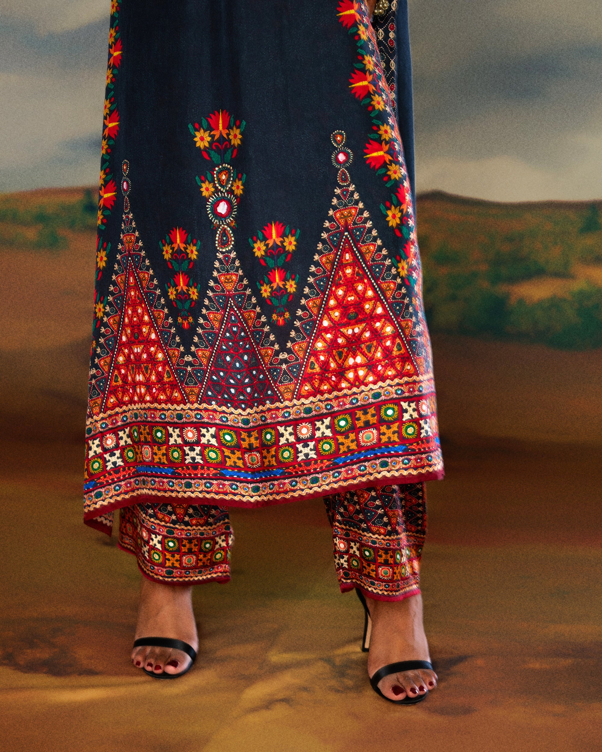 Kutch : Banera - Charcoal