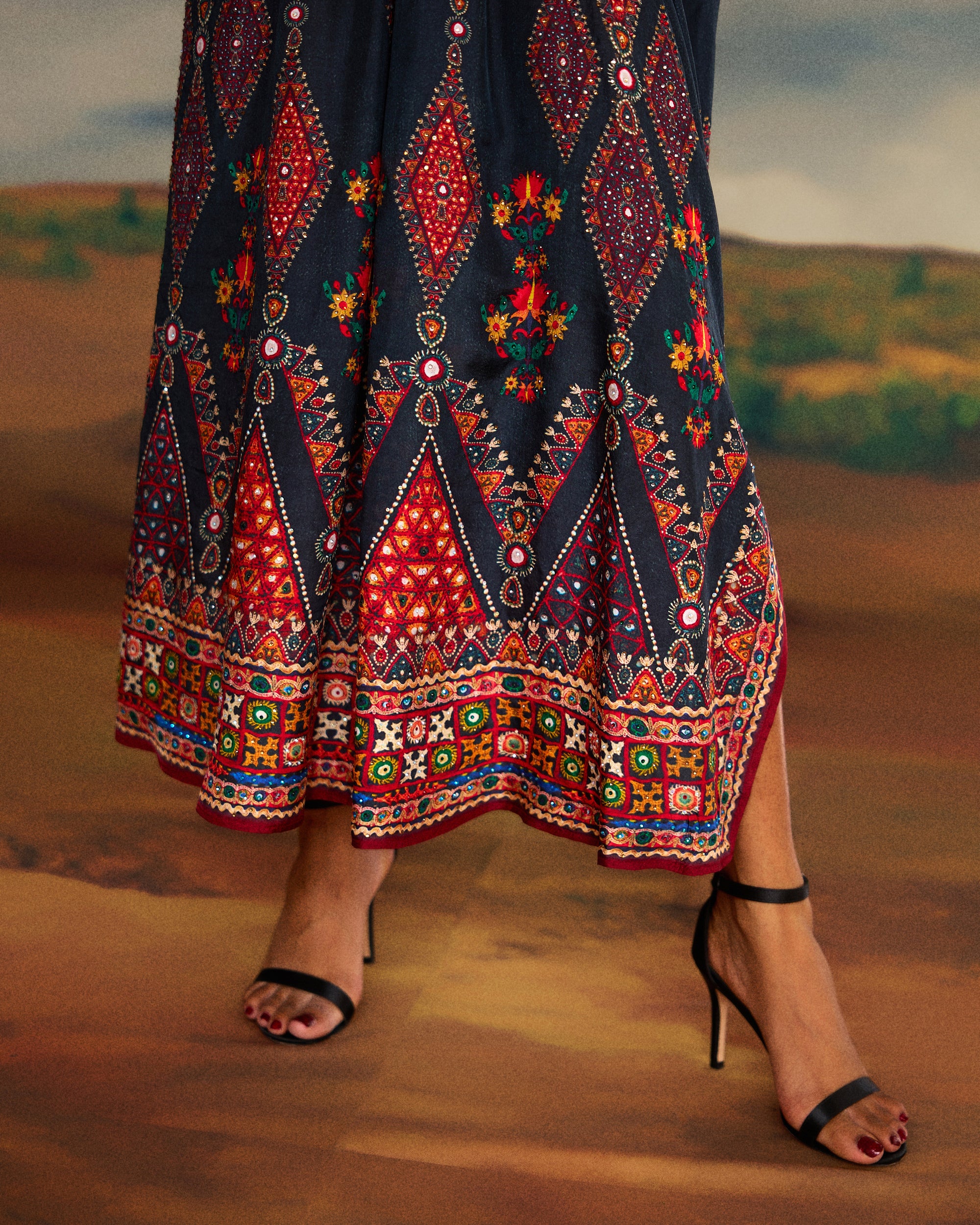 Kutch : Rasika - Charcoal