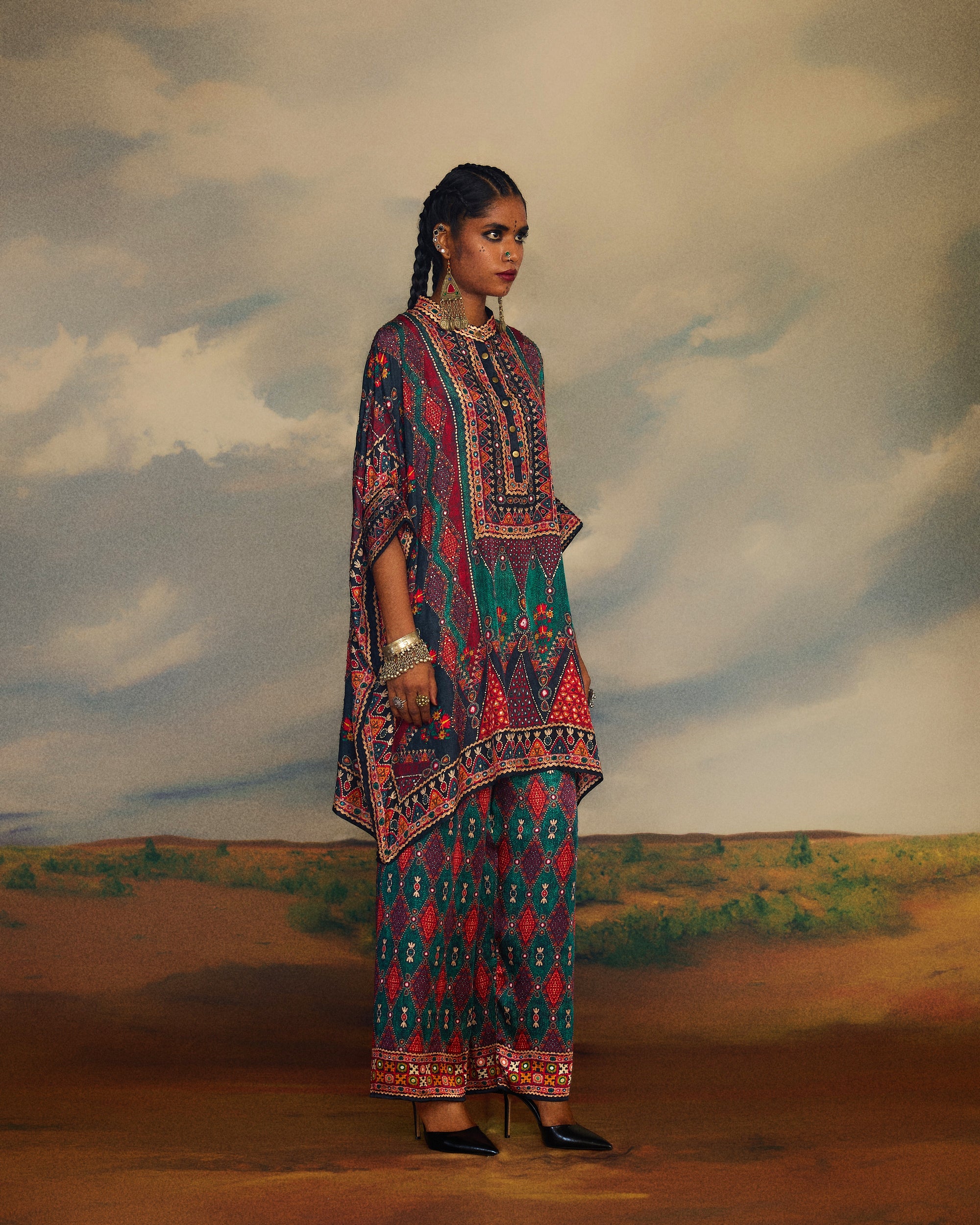 Kutch : Chanel 36" - Multi