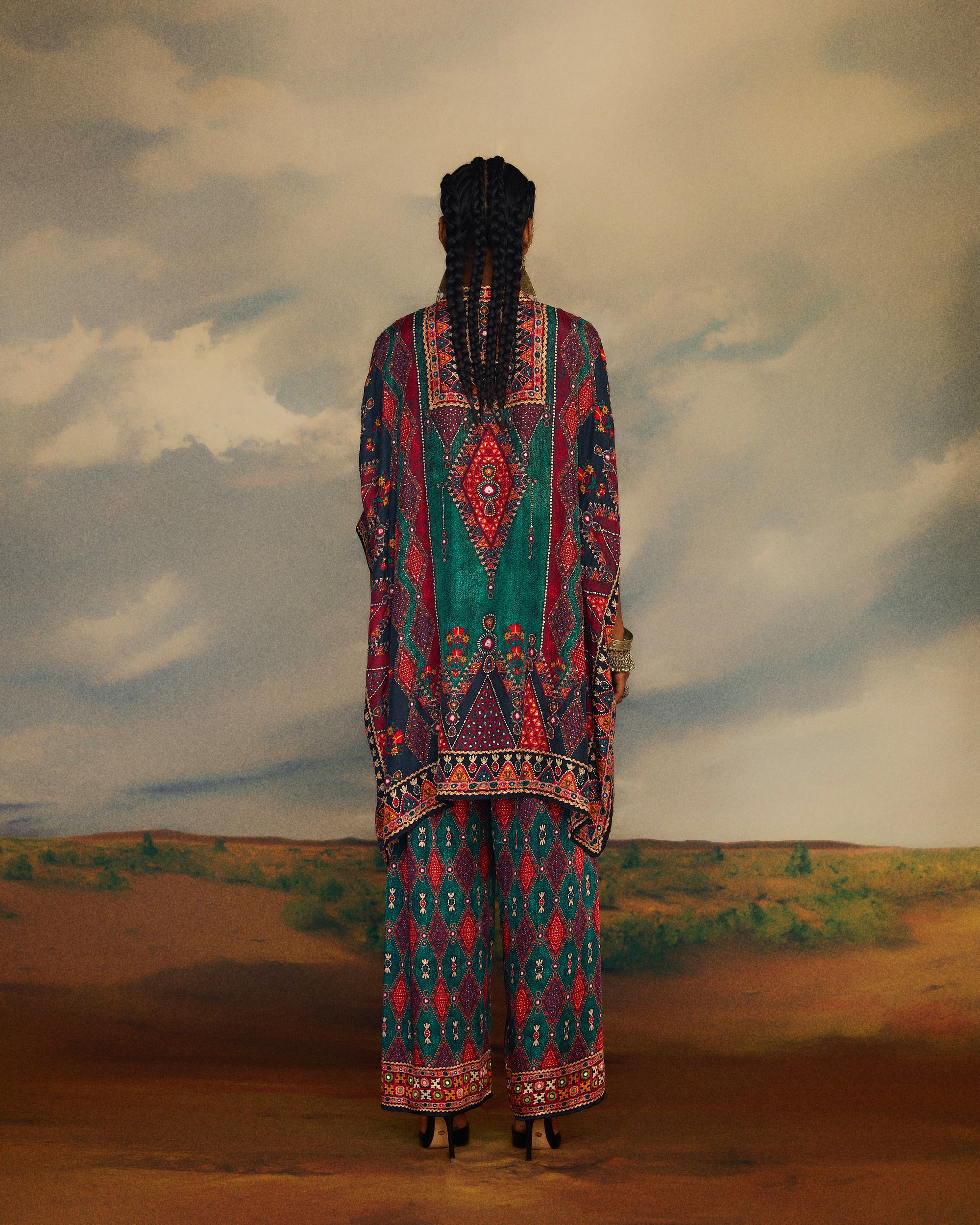 Kutch : Chanel 36" - Multi