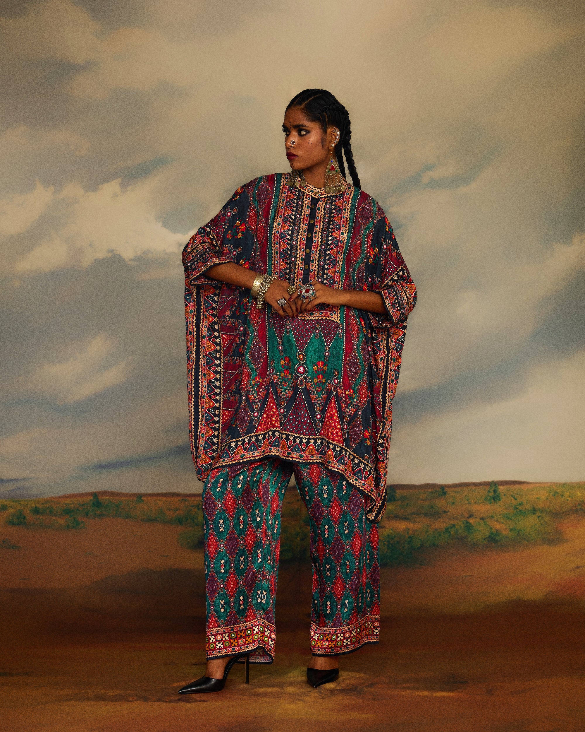 Kutch : Chanel 36" - Multi