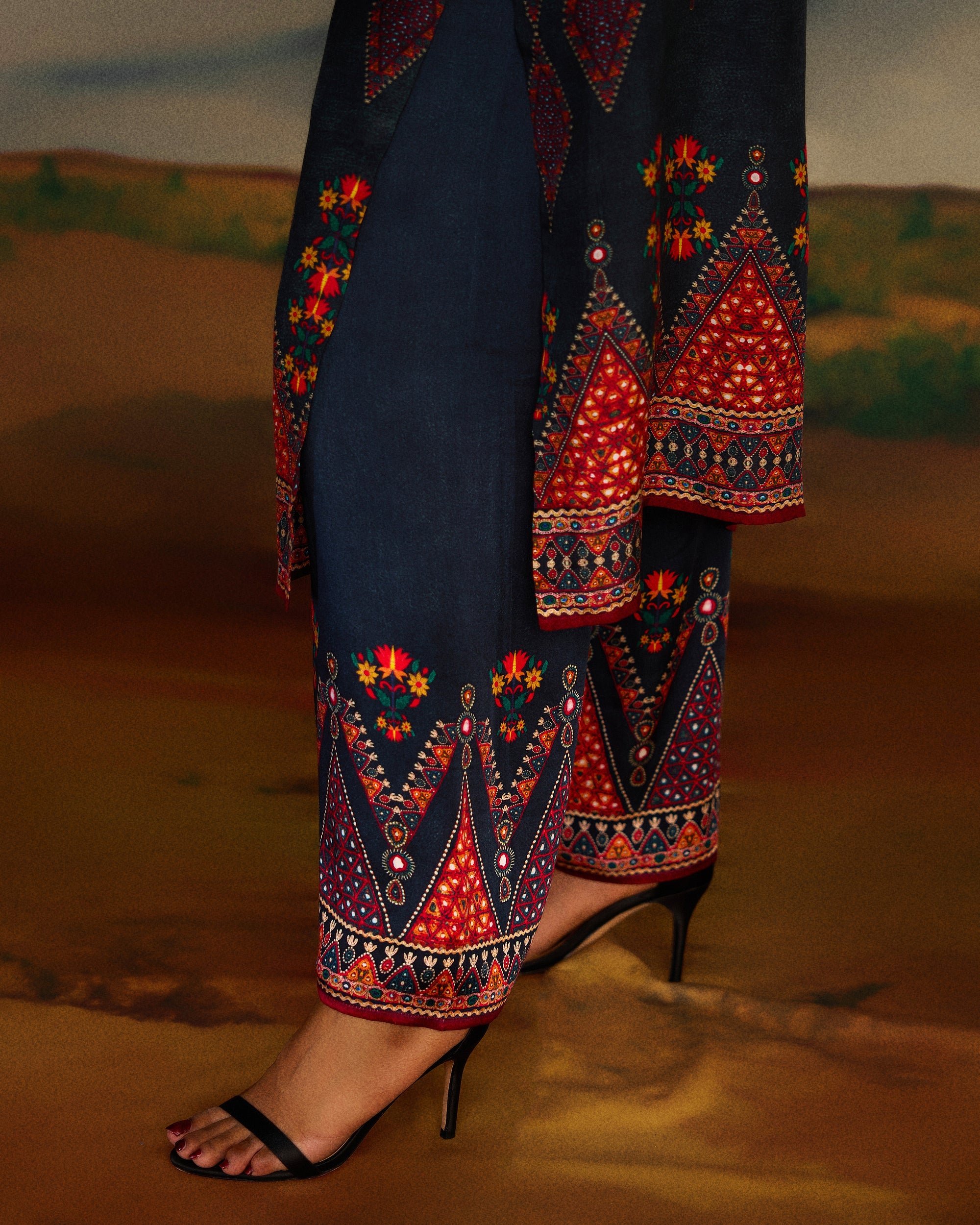 Kutch : Champa - Charcoal