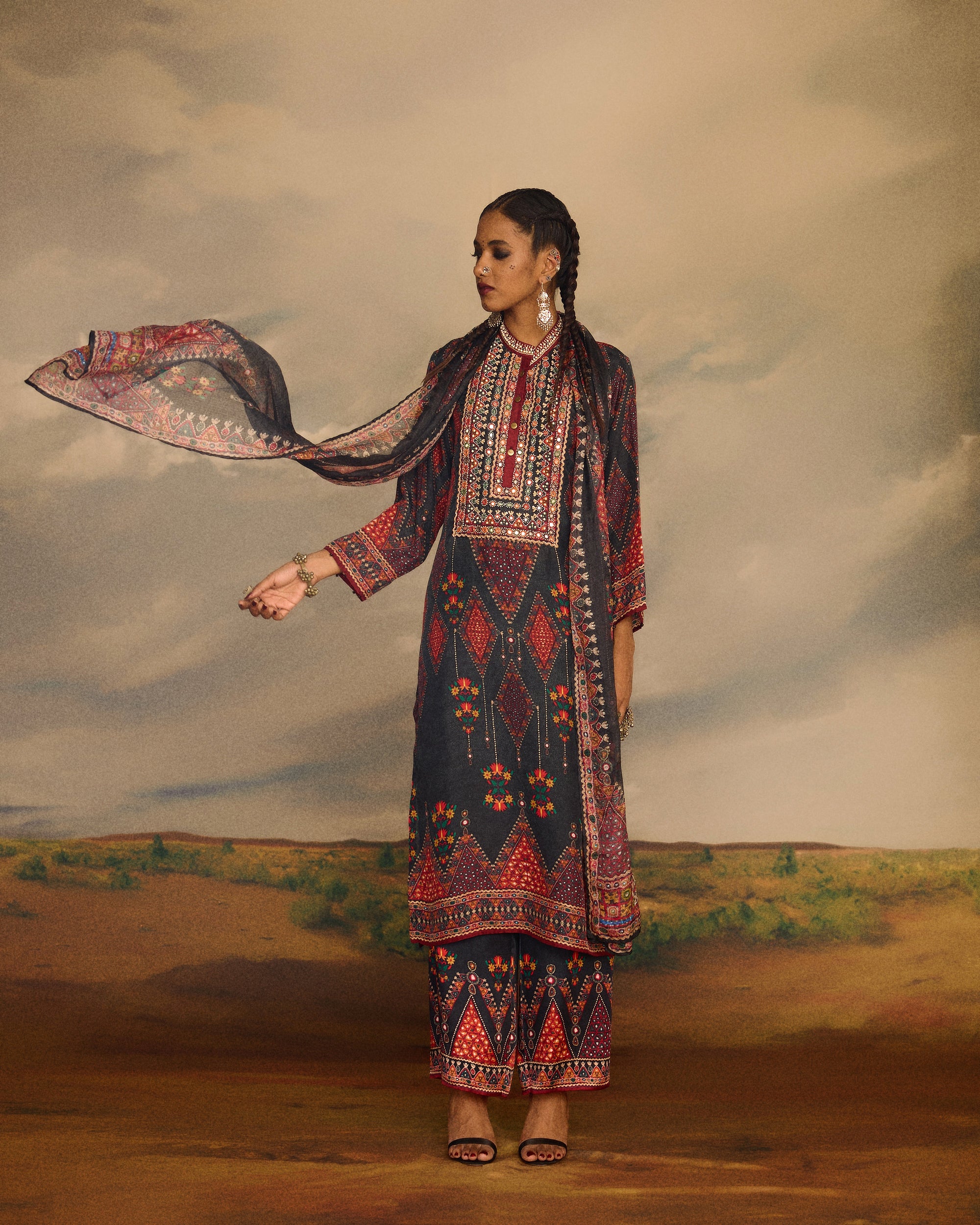 Kutch : Champa - Charcoal