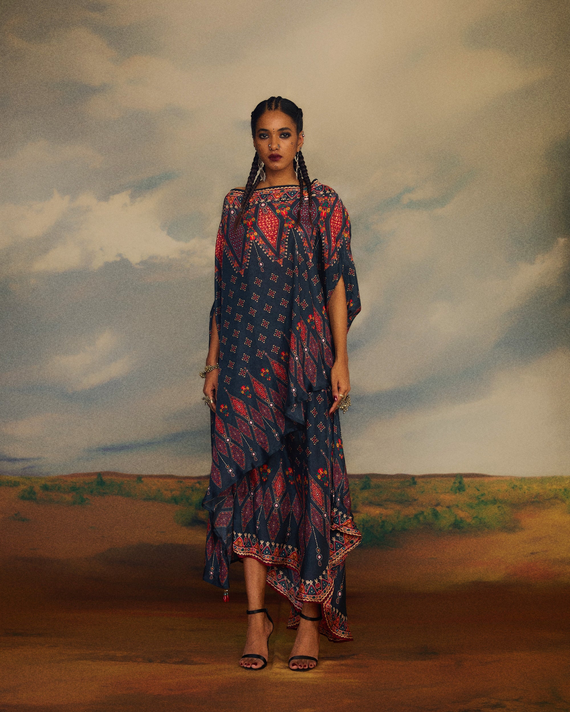 Kutch : Kamini - Charcoal