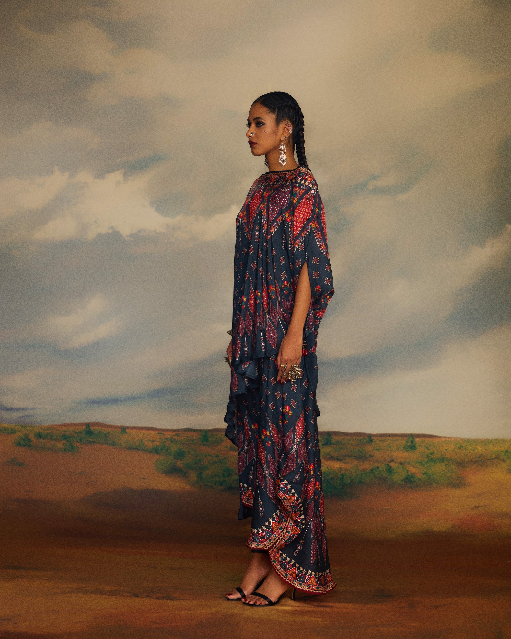 Kutch : Kamini - Charcoal