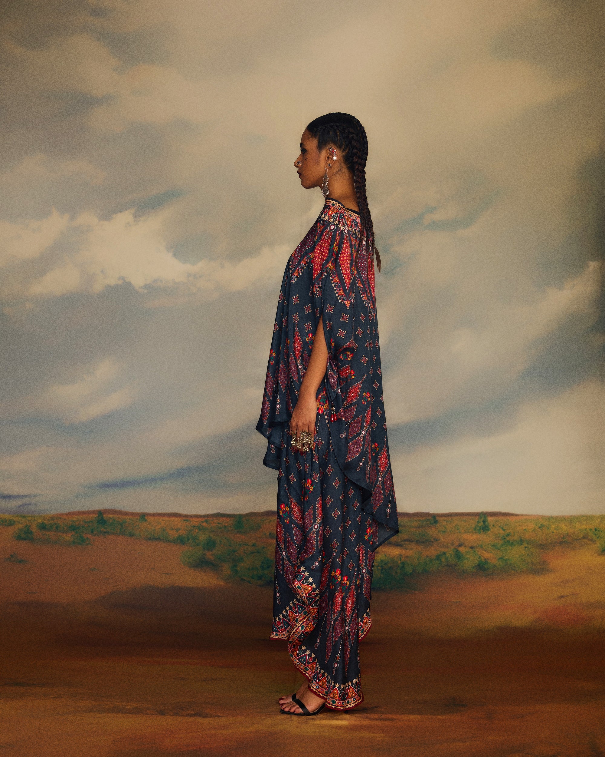 Kutch : Kamini - Charcoal