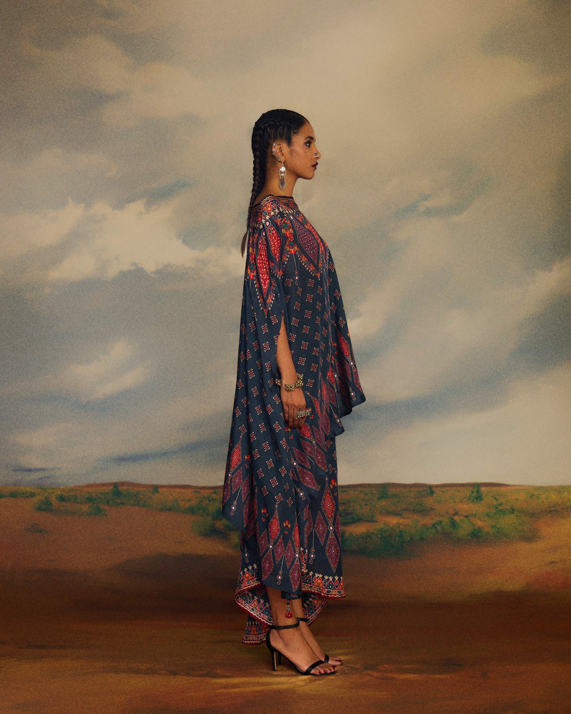 Kutch : Kamini - Charcoal