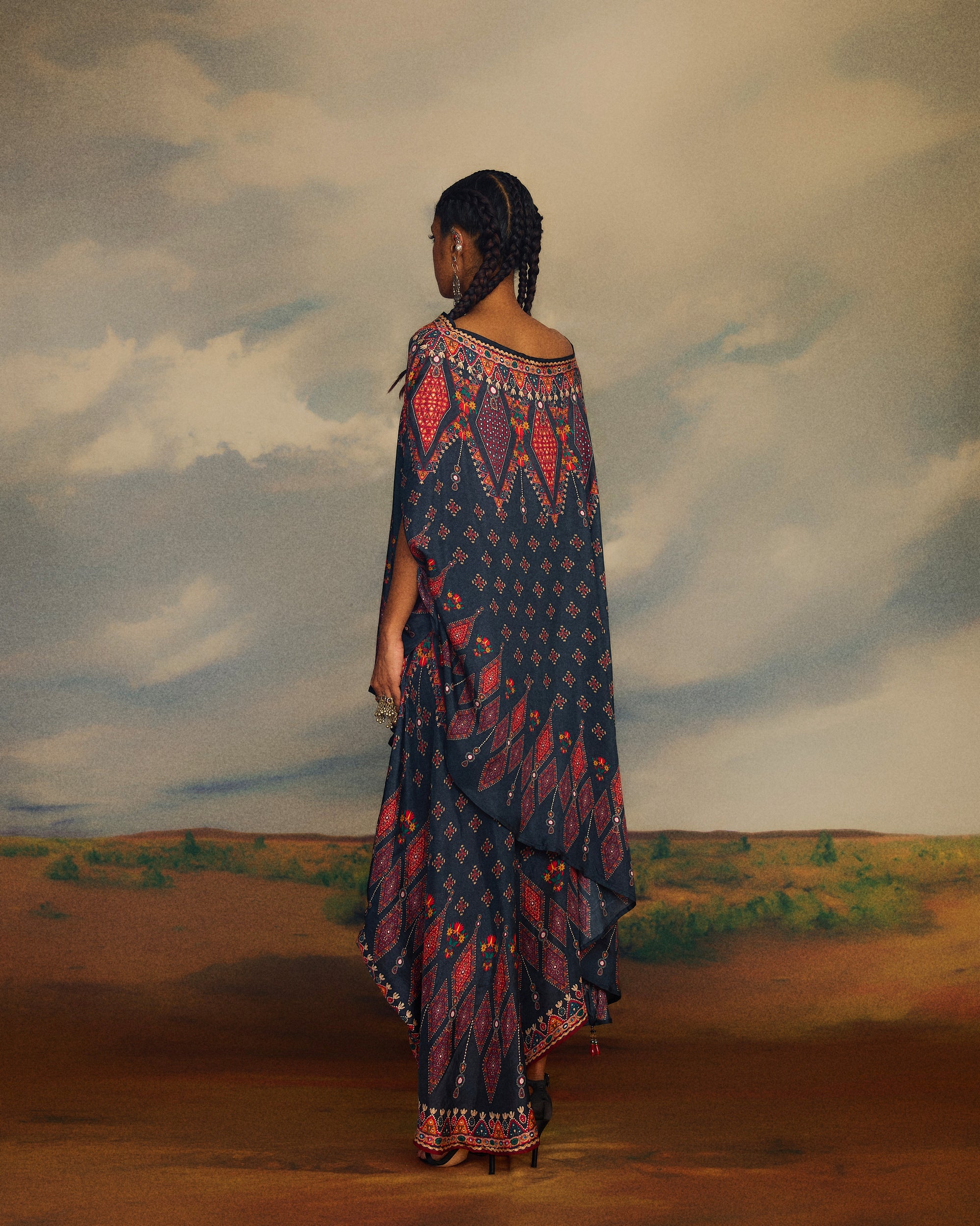 Kutch : Kamini - Charcoal