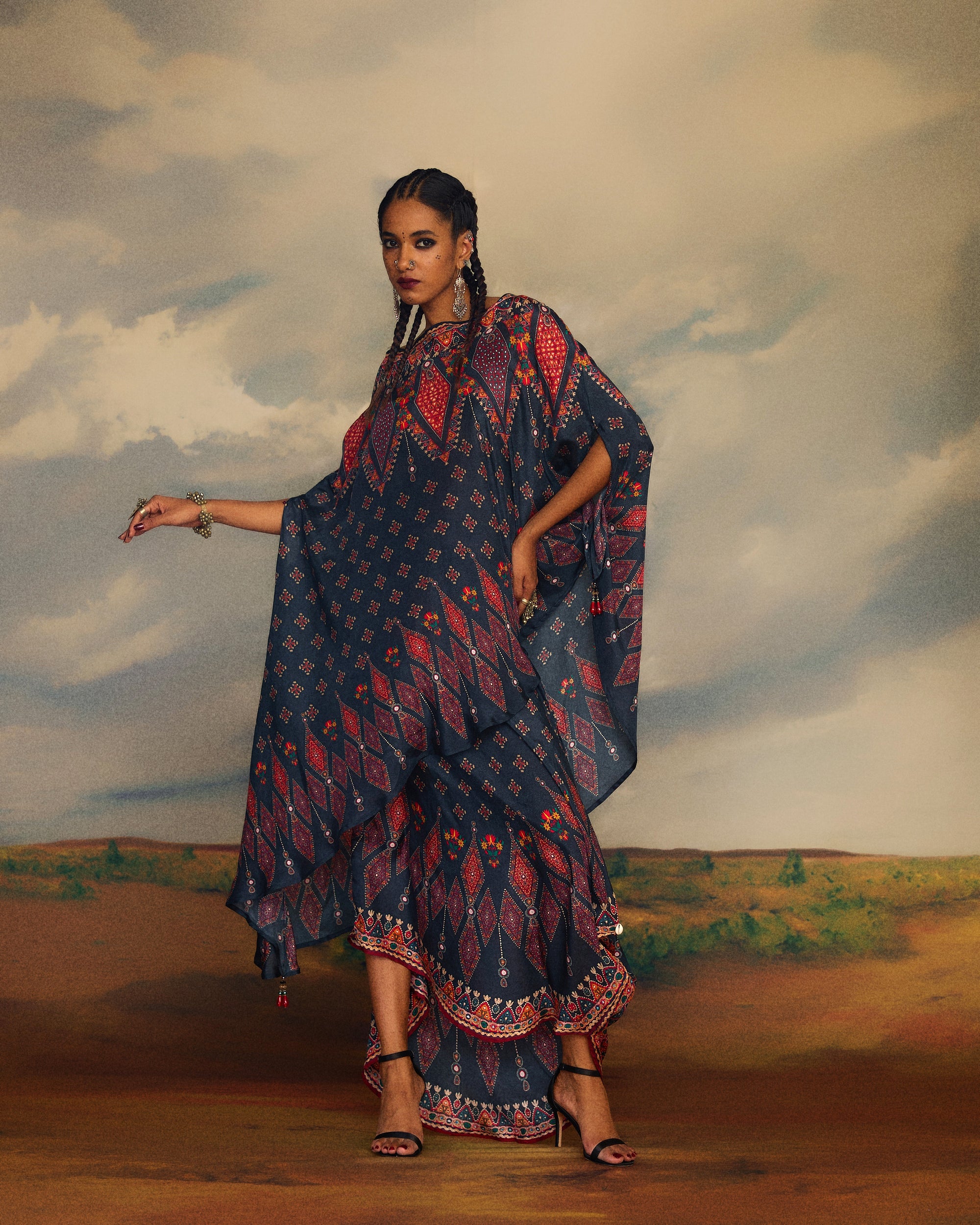 Kutch : Kamini - Charcoal
