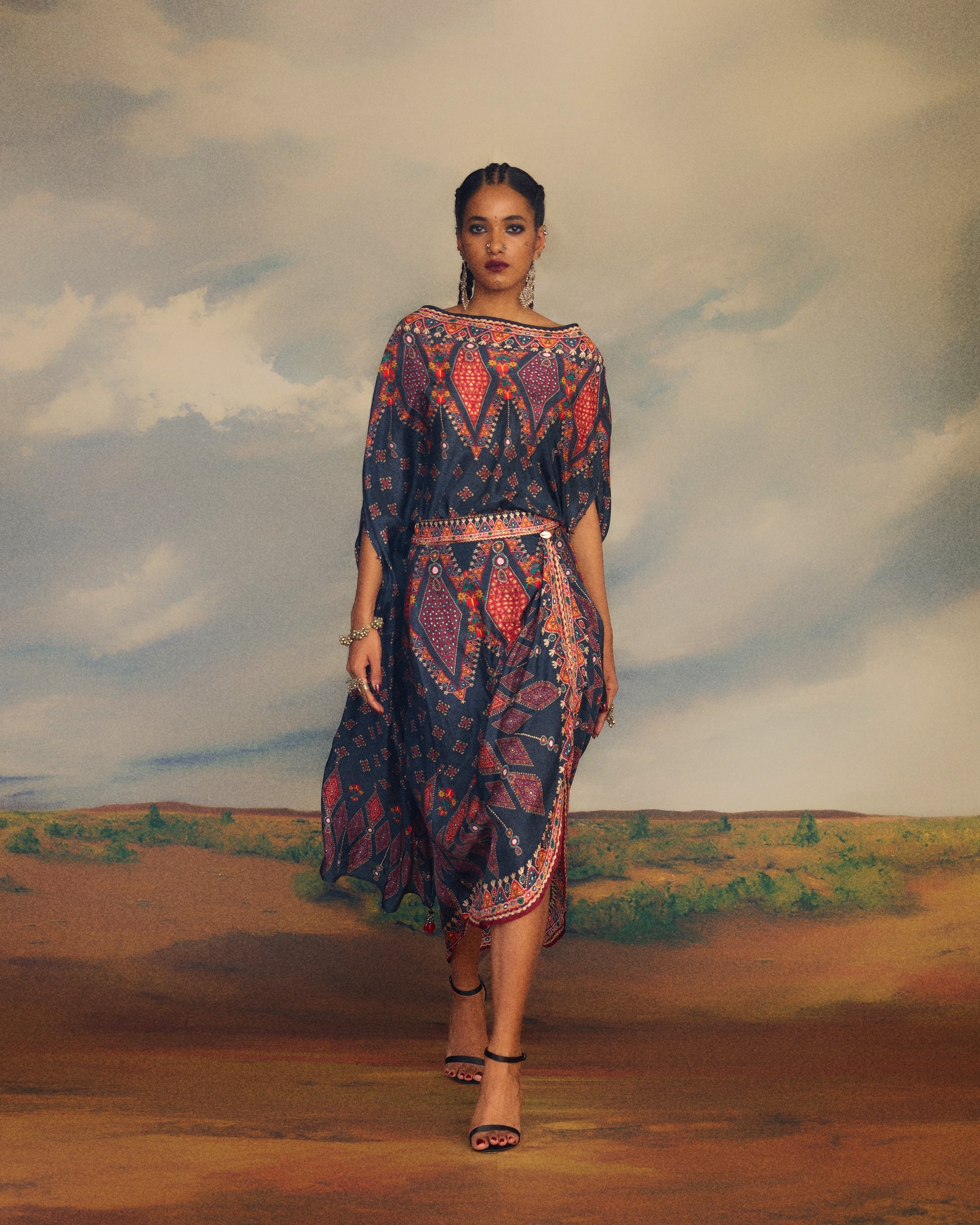 Kutch : Kamini - Charcoal