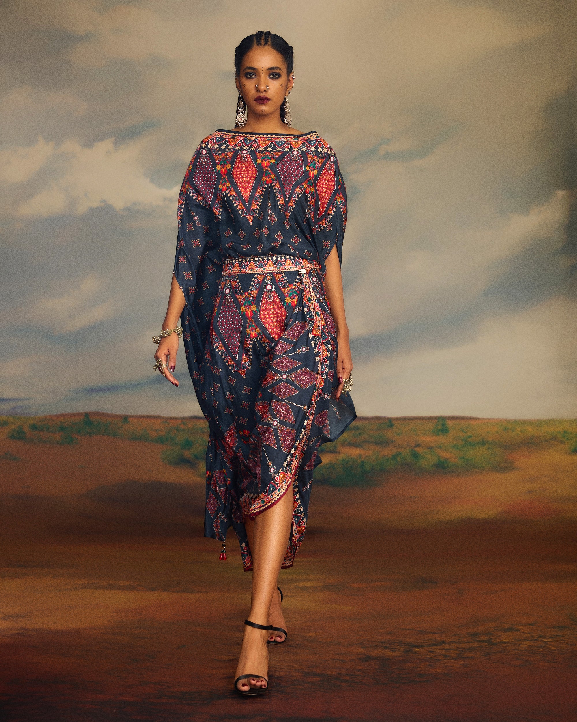 Kutch : Kamini - Charcoal