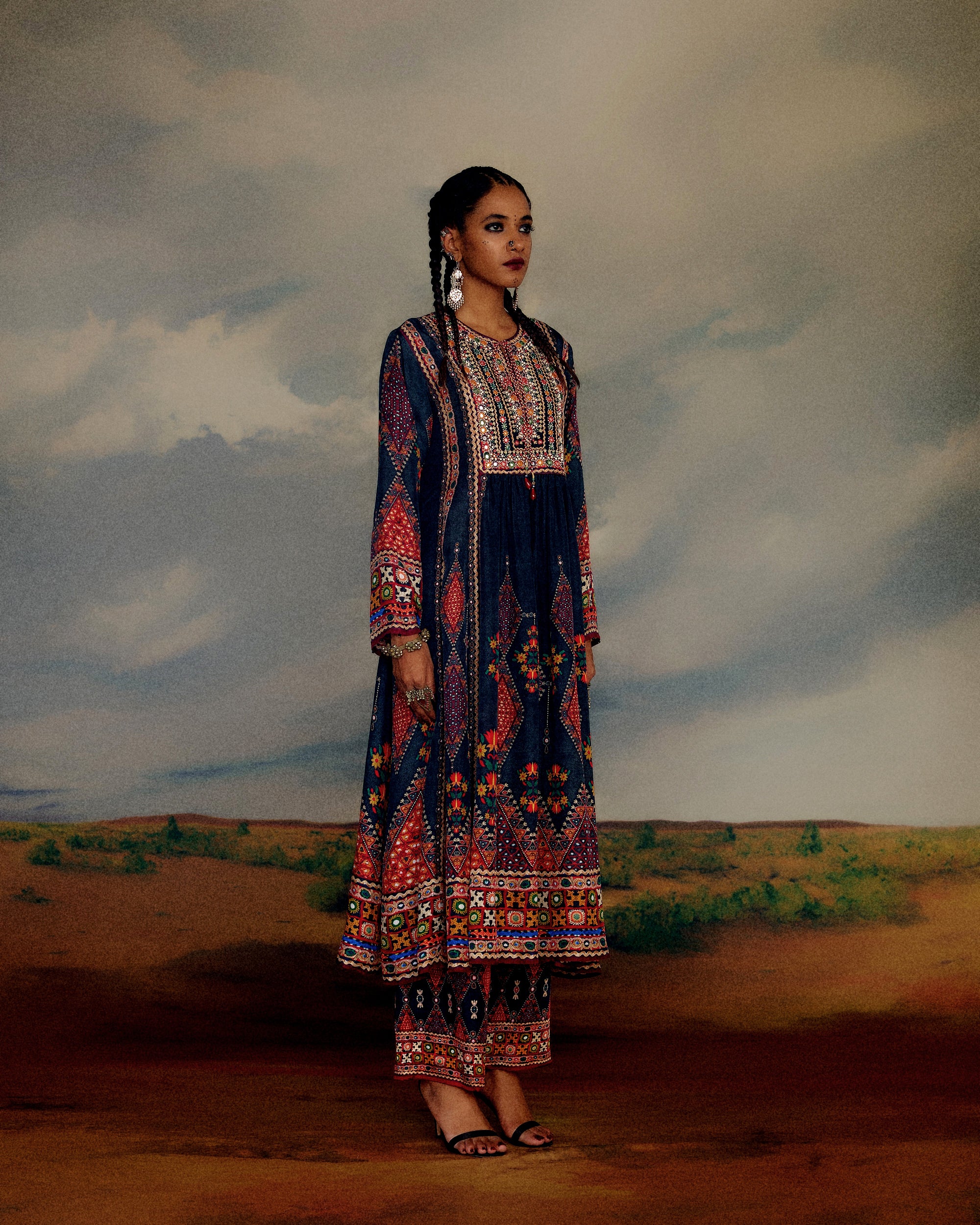 Kutch : Anisha - Charcoal