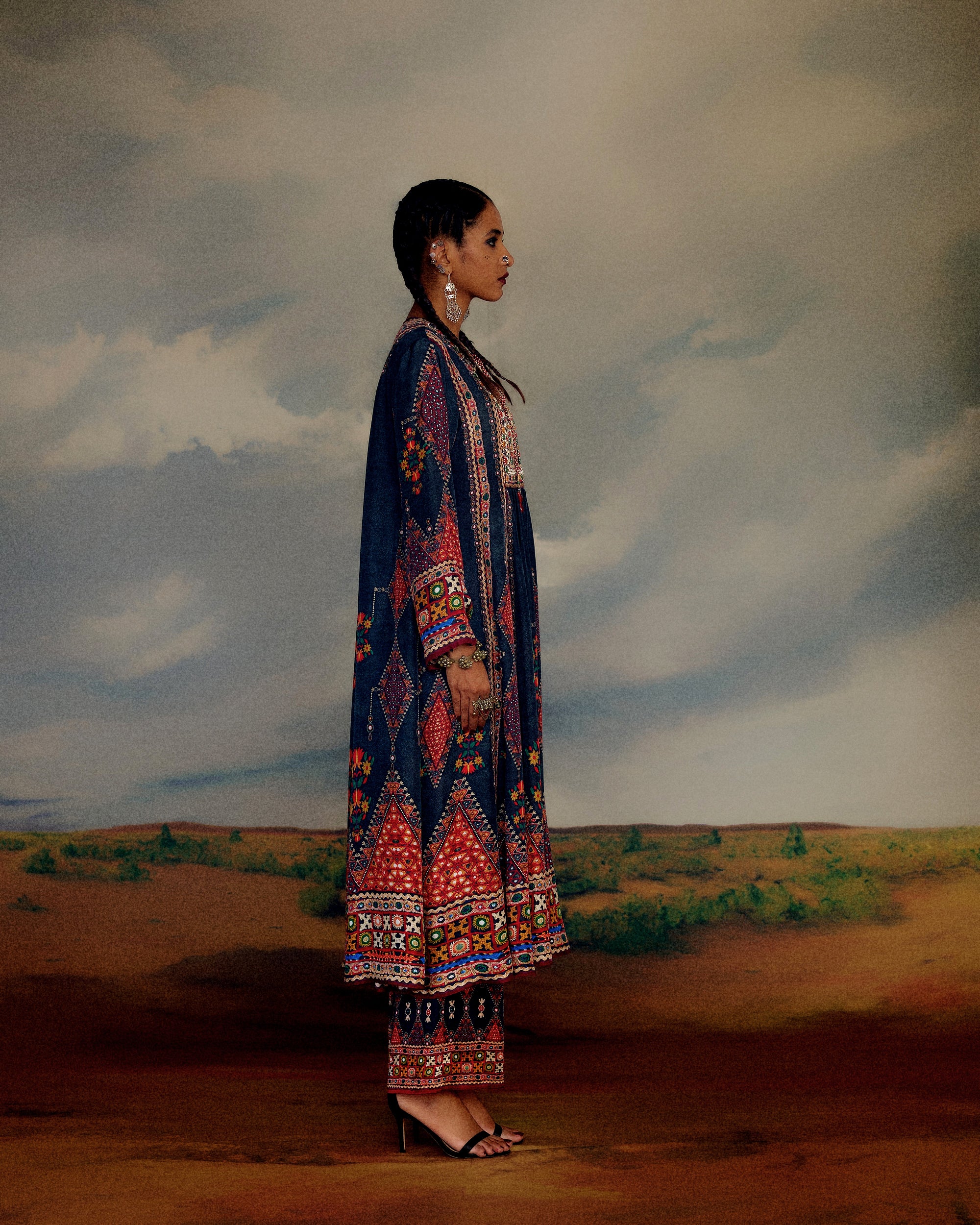 Kutch : Anisha - Charcoal