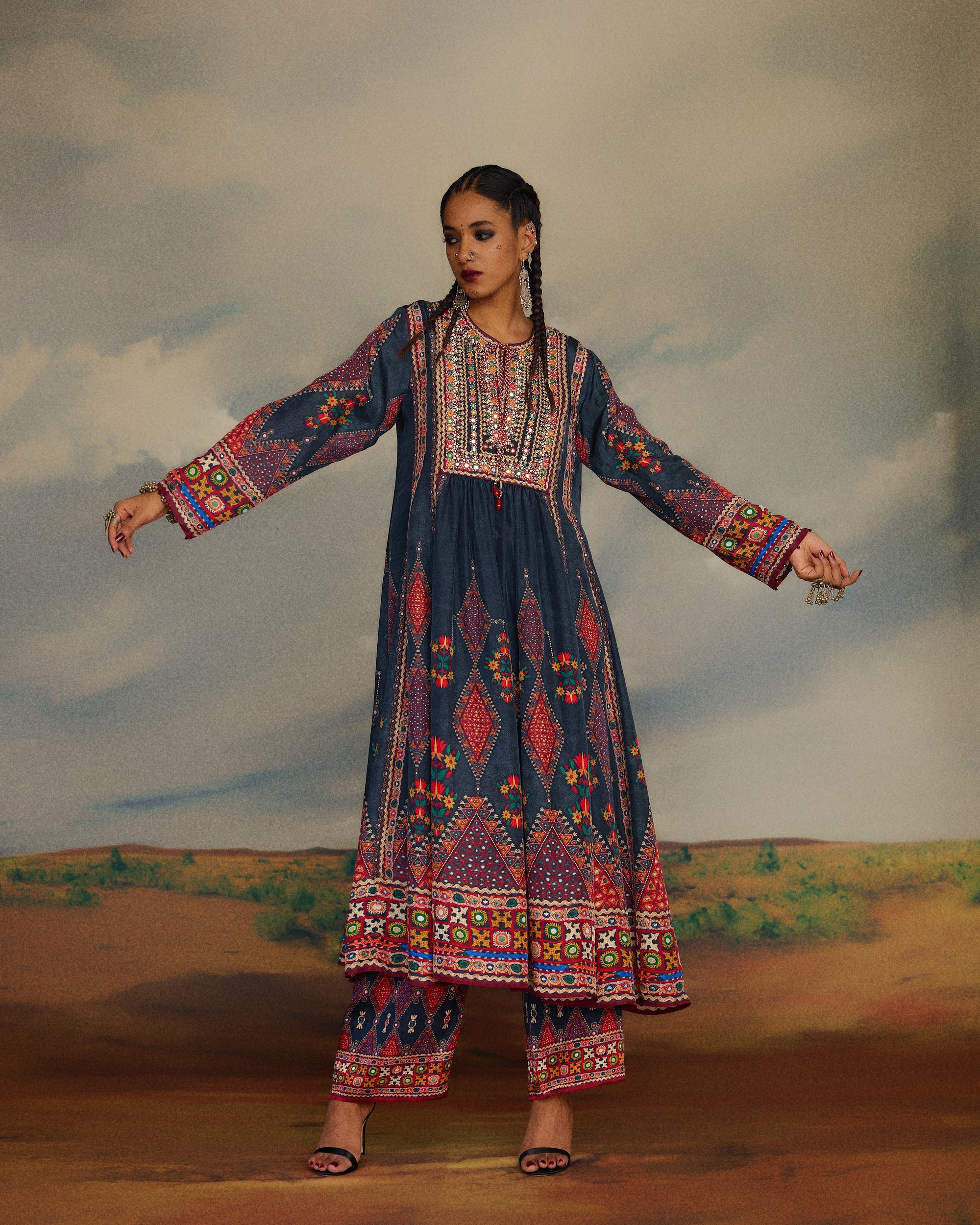Kutch : Anisha - Charcoal