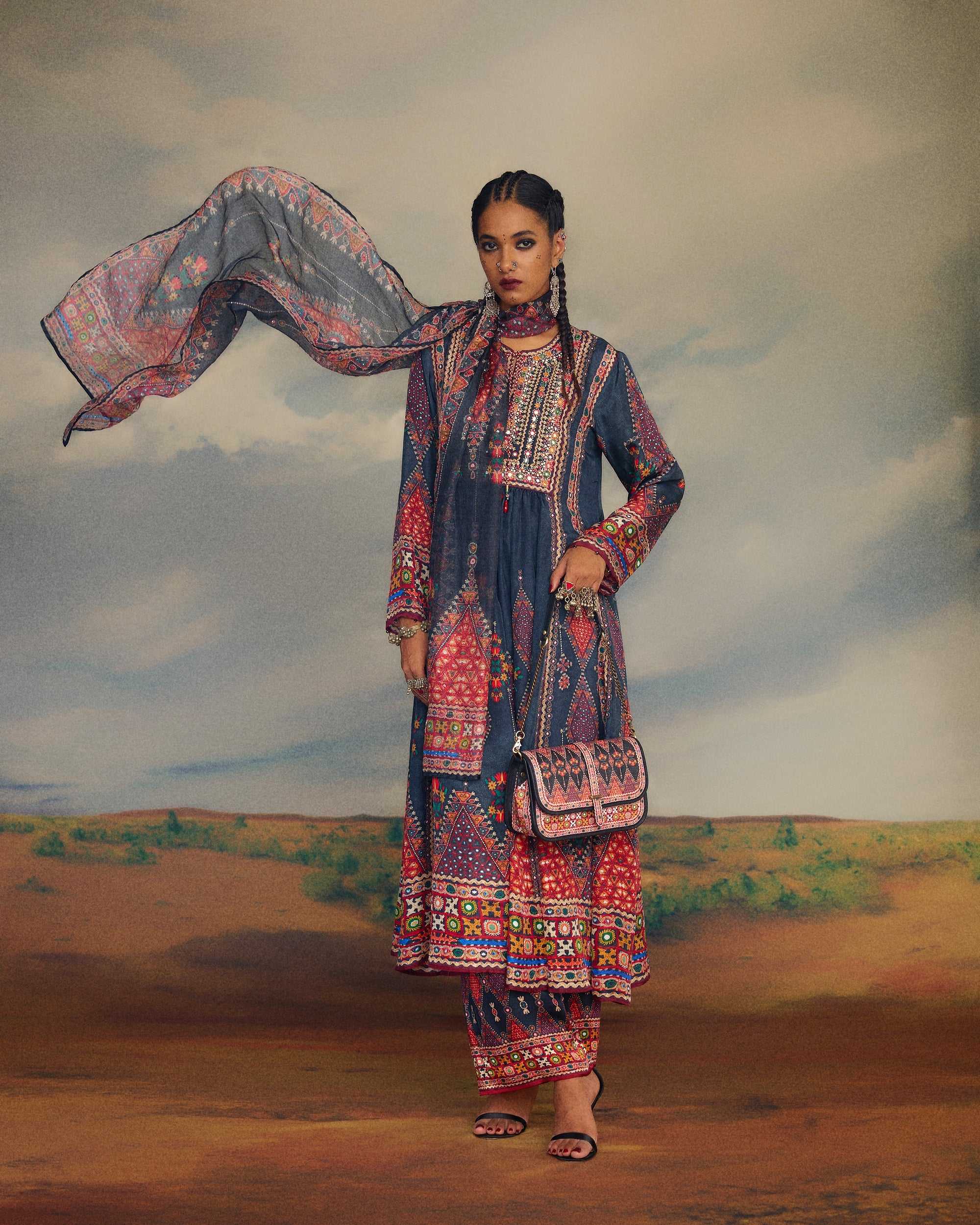 Kutch : Anisha - Charcoal