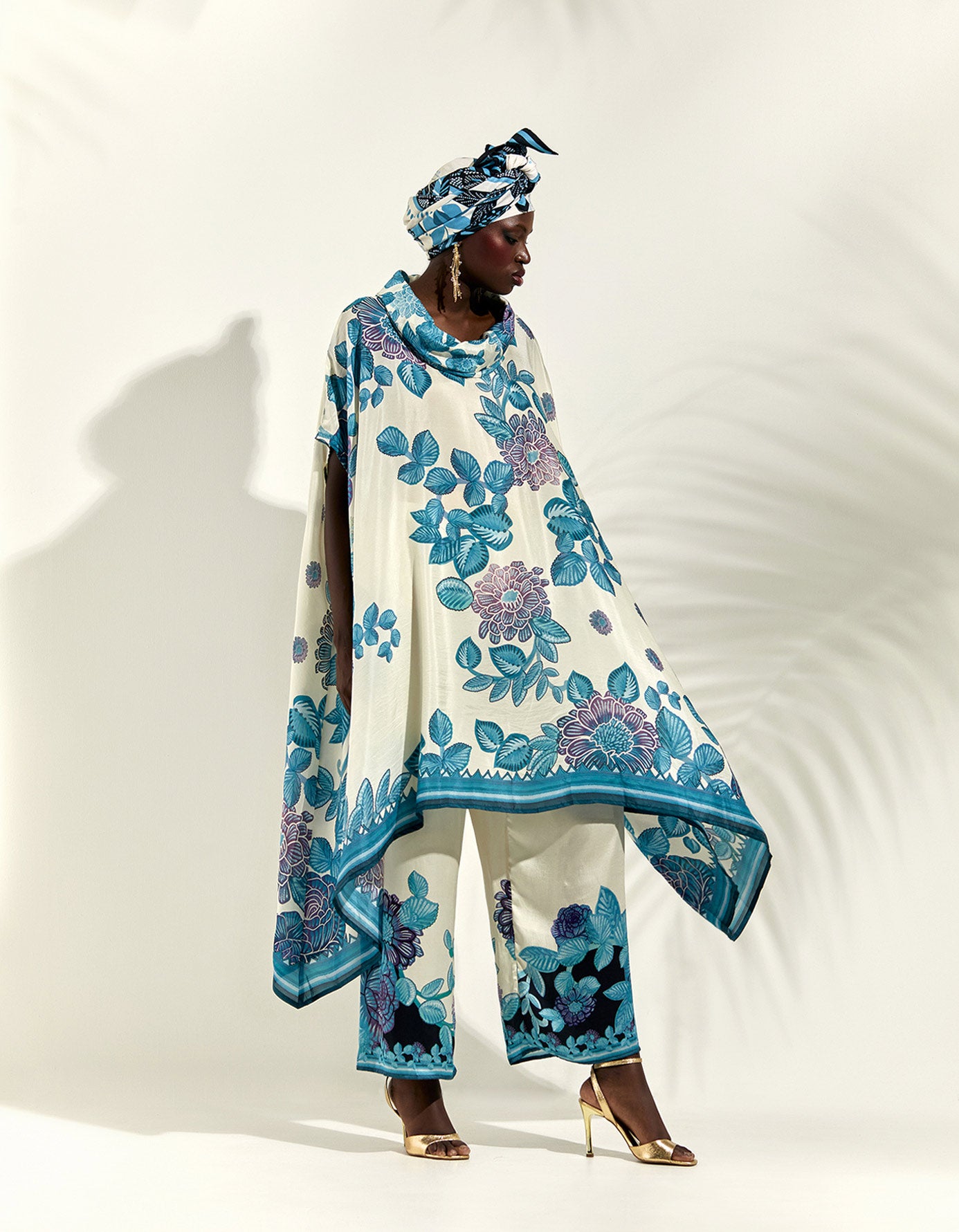 Jamaica : Lavanya - Ivory/Blue