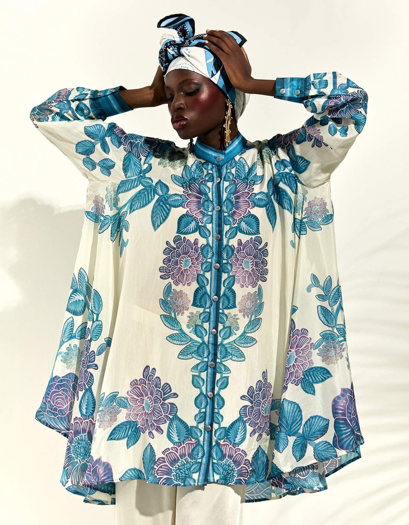 Jamaica : Nilofer - Ivory/Blue