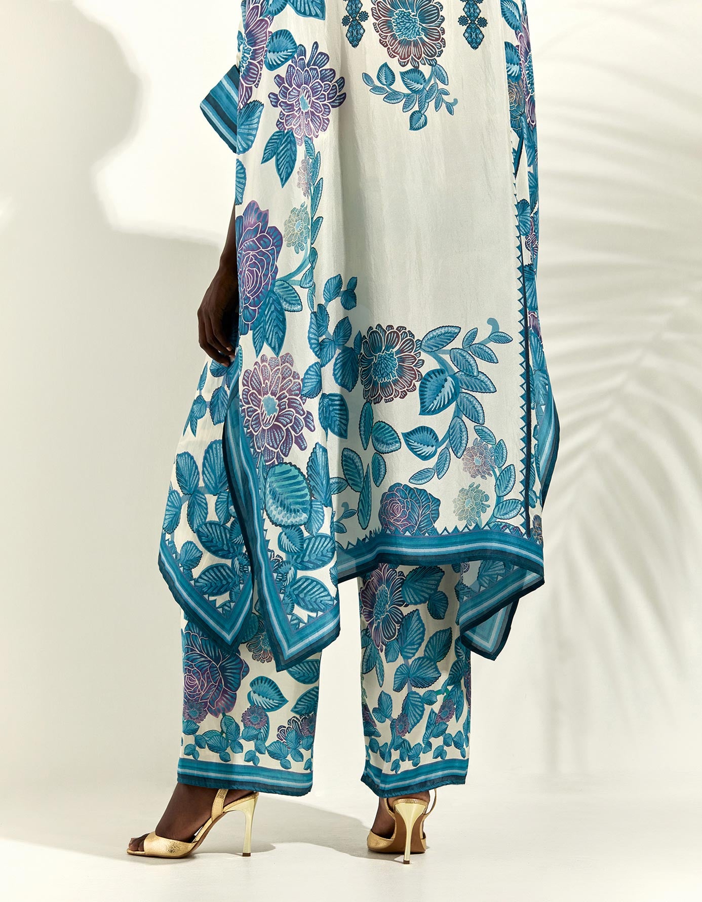 Jamaica : Chantelle - Ivory/Blue
