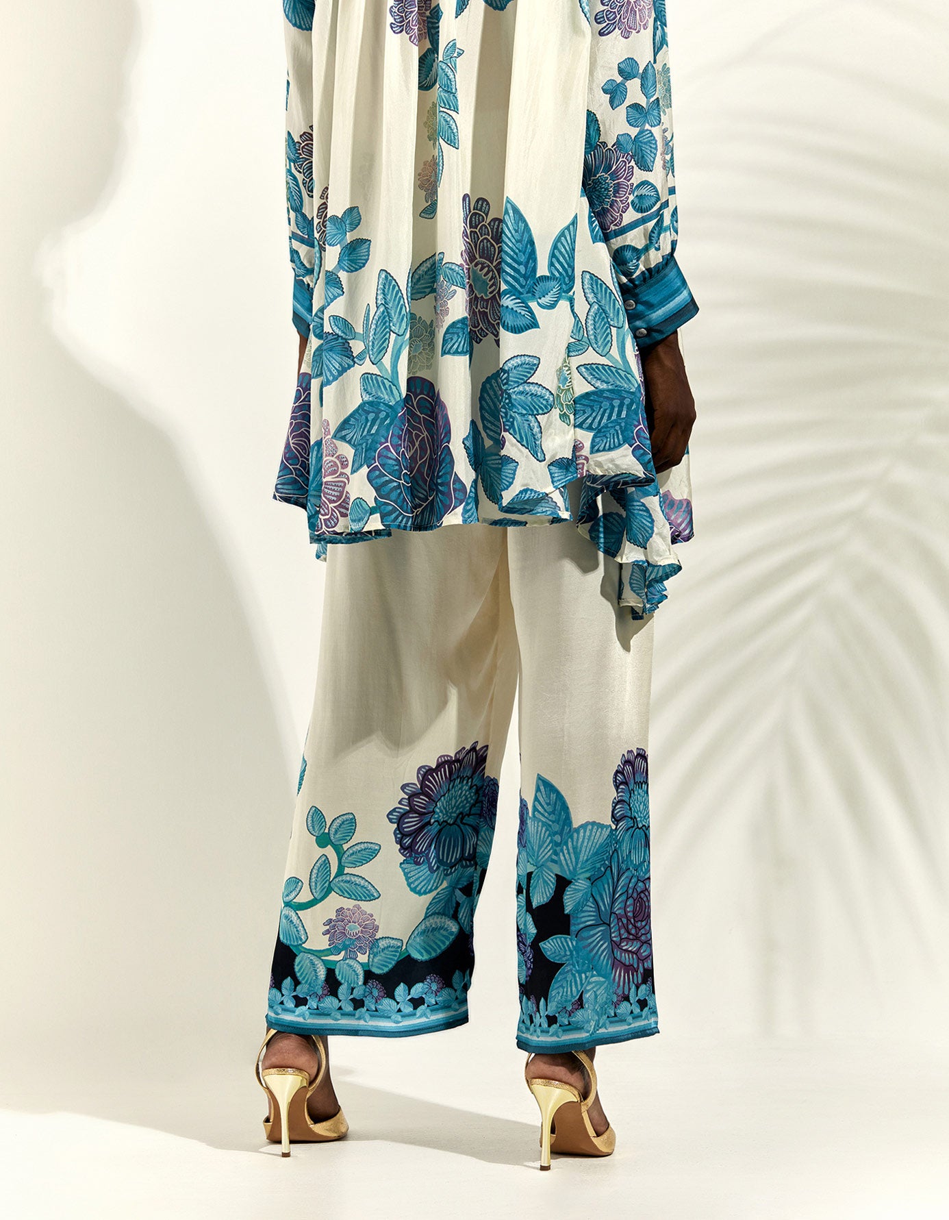 Jamaica : Nilofer - Ivory/Blue