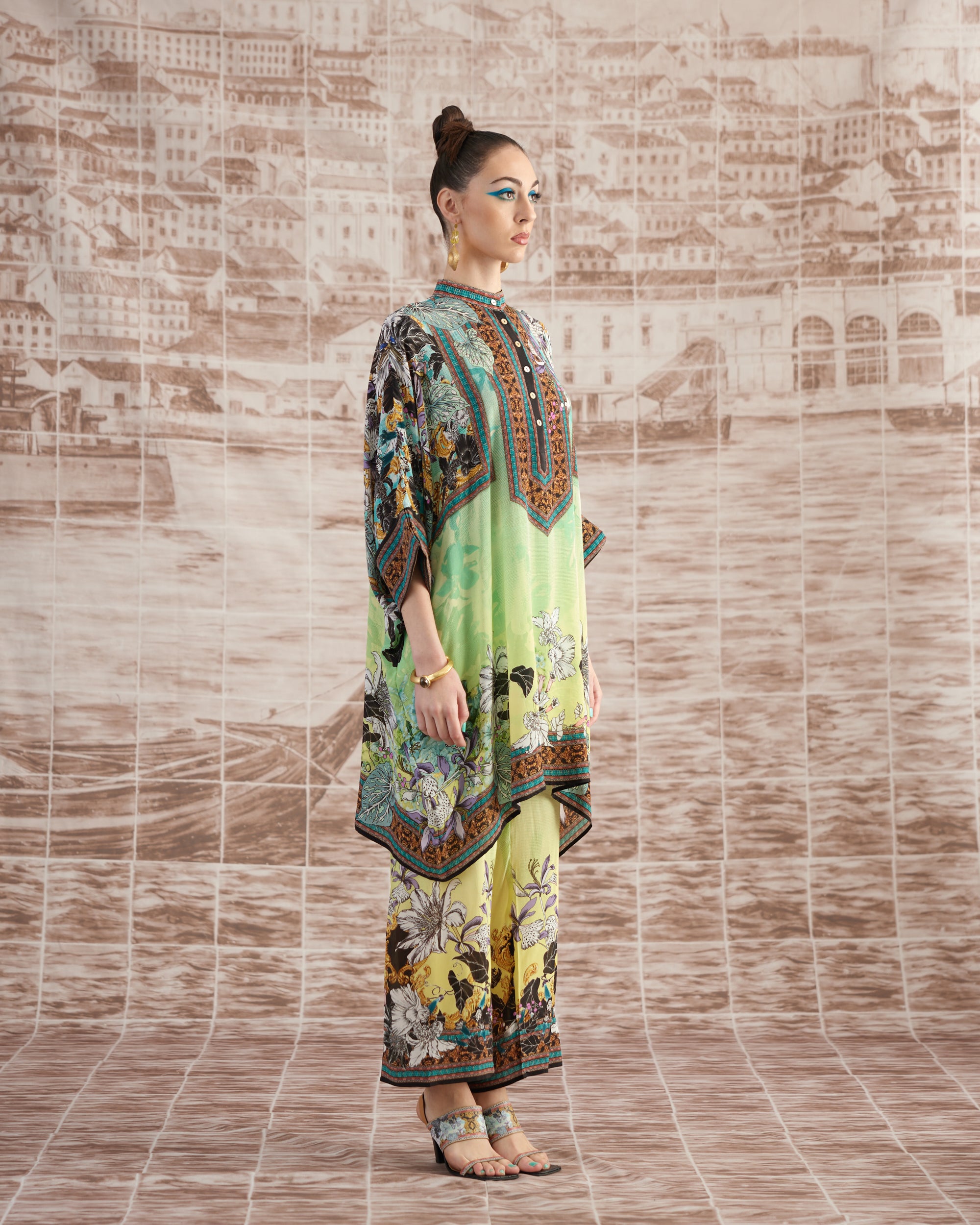 Love in Portofino (Maldives) : Chanel 36" - Aqua/Lime