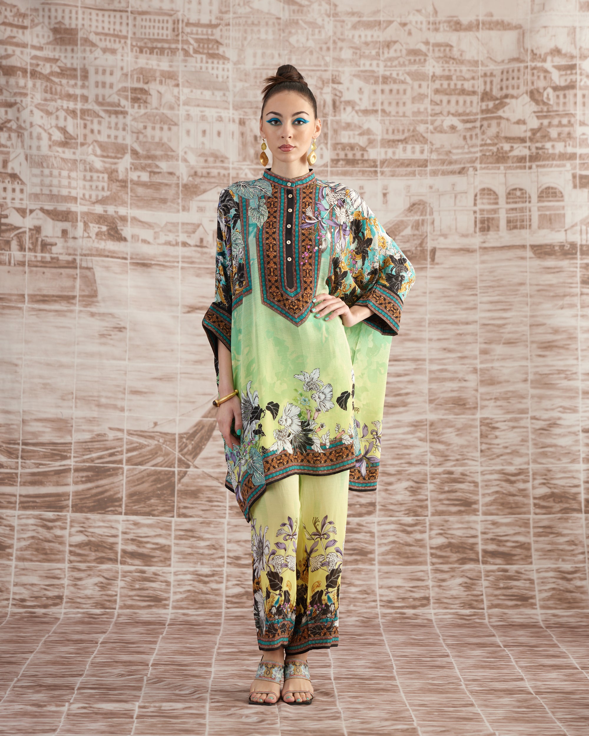 Love in Portofino (Maldives) : Chanel 36" - Aqua/Lime