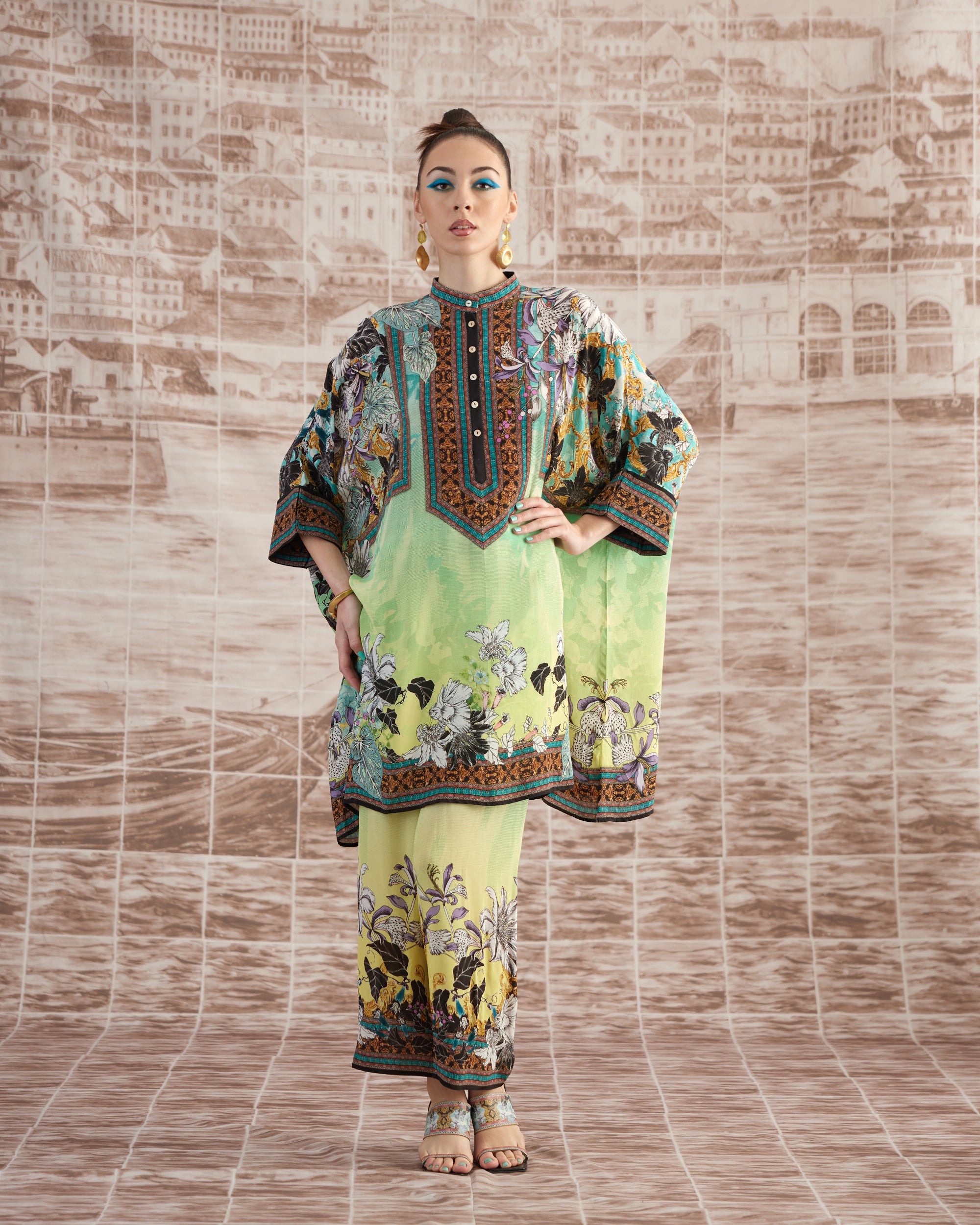 Love in Portofino (Maldives) : Chanel 36" - Aqua/Lime