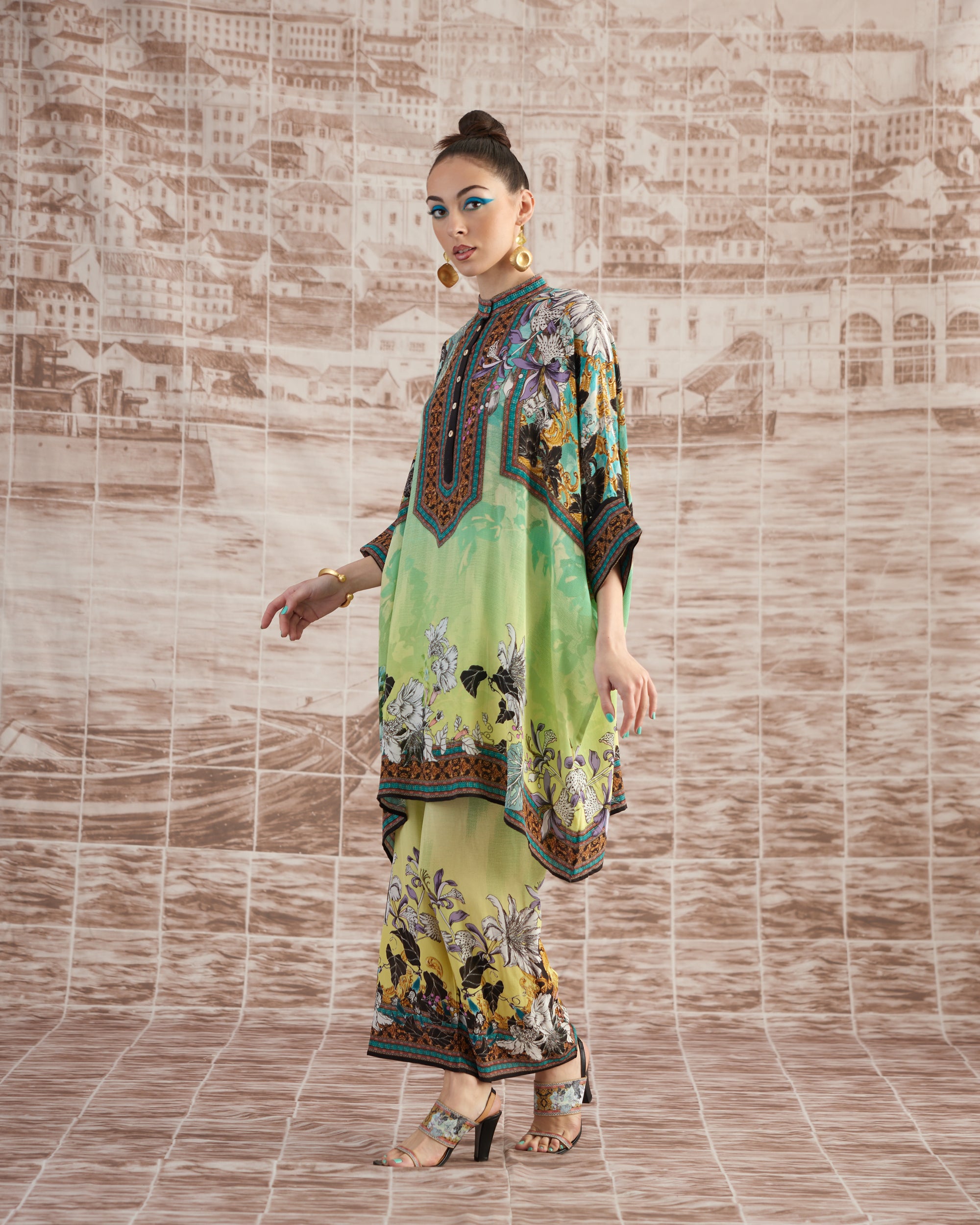 Love in Portofino (Maldives) : Chanel 36" - Aqua/Lime