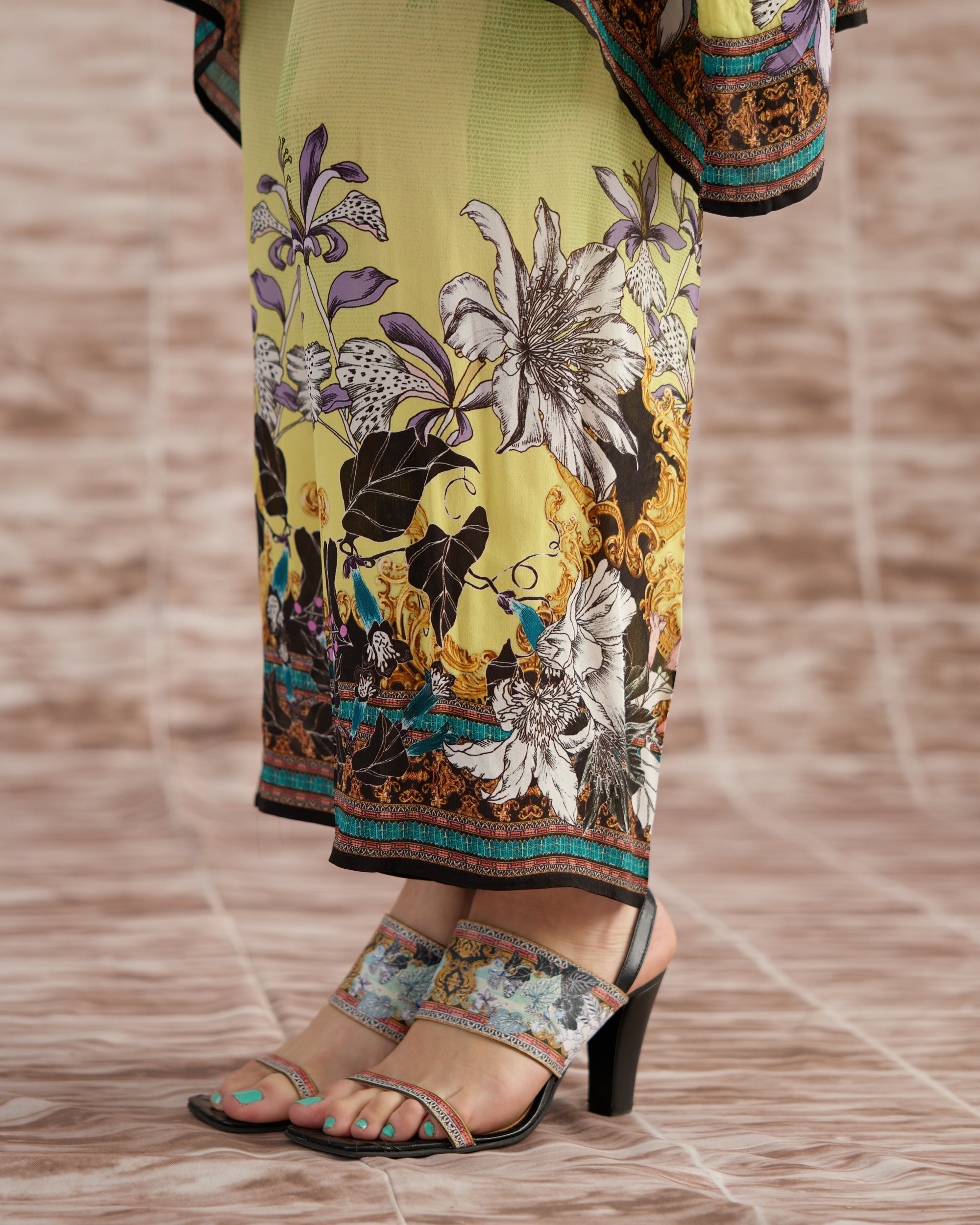 Love in Portofino (Maldives) : Chanel 36" - Aqua/Lime