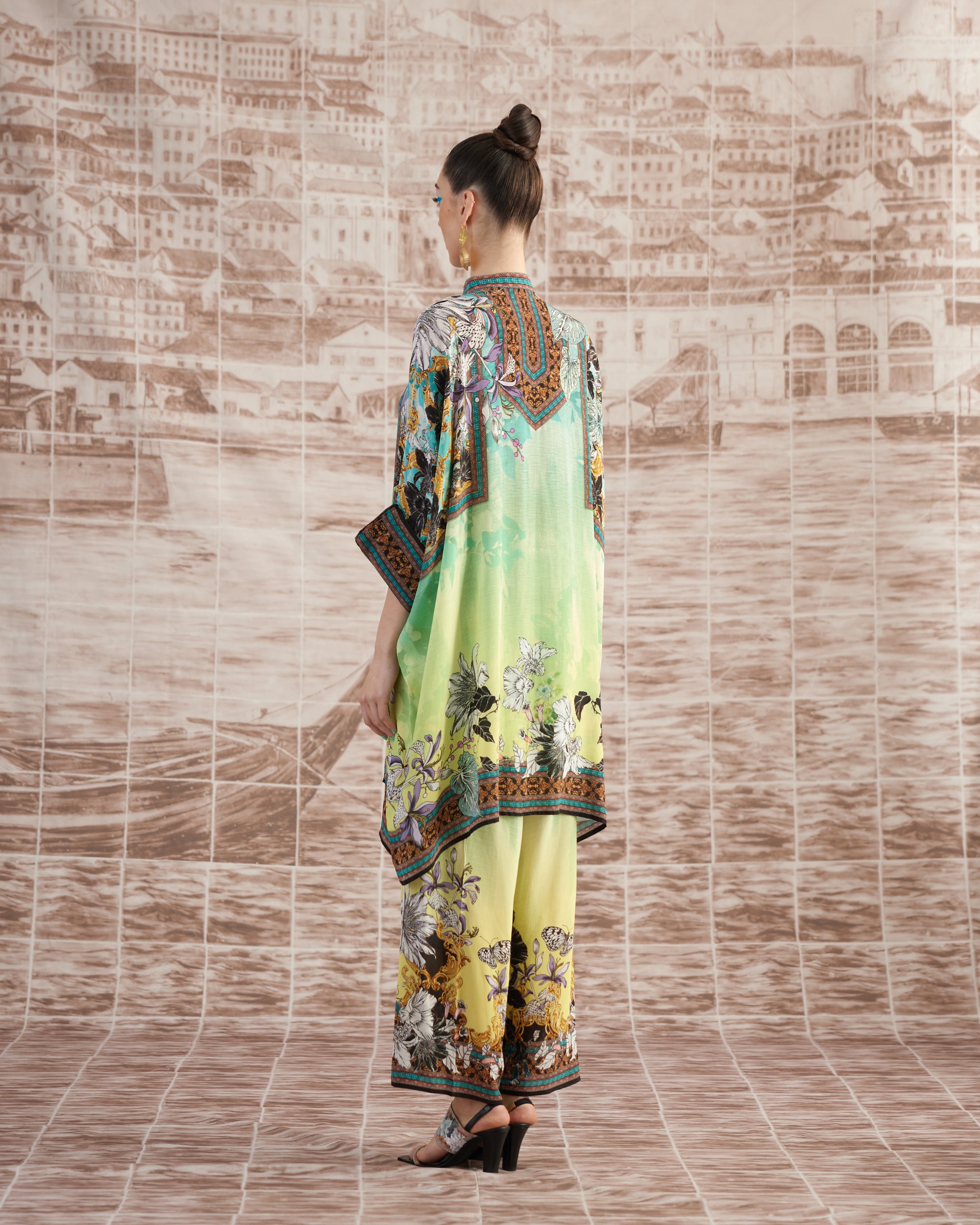 Love in Portofino (Maldives) : Chanel 36" - Aqua/Lime