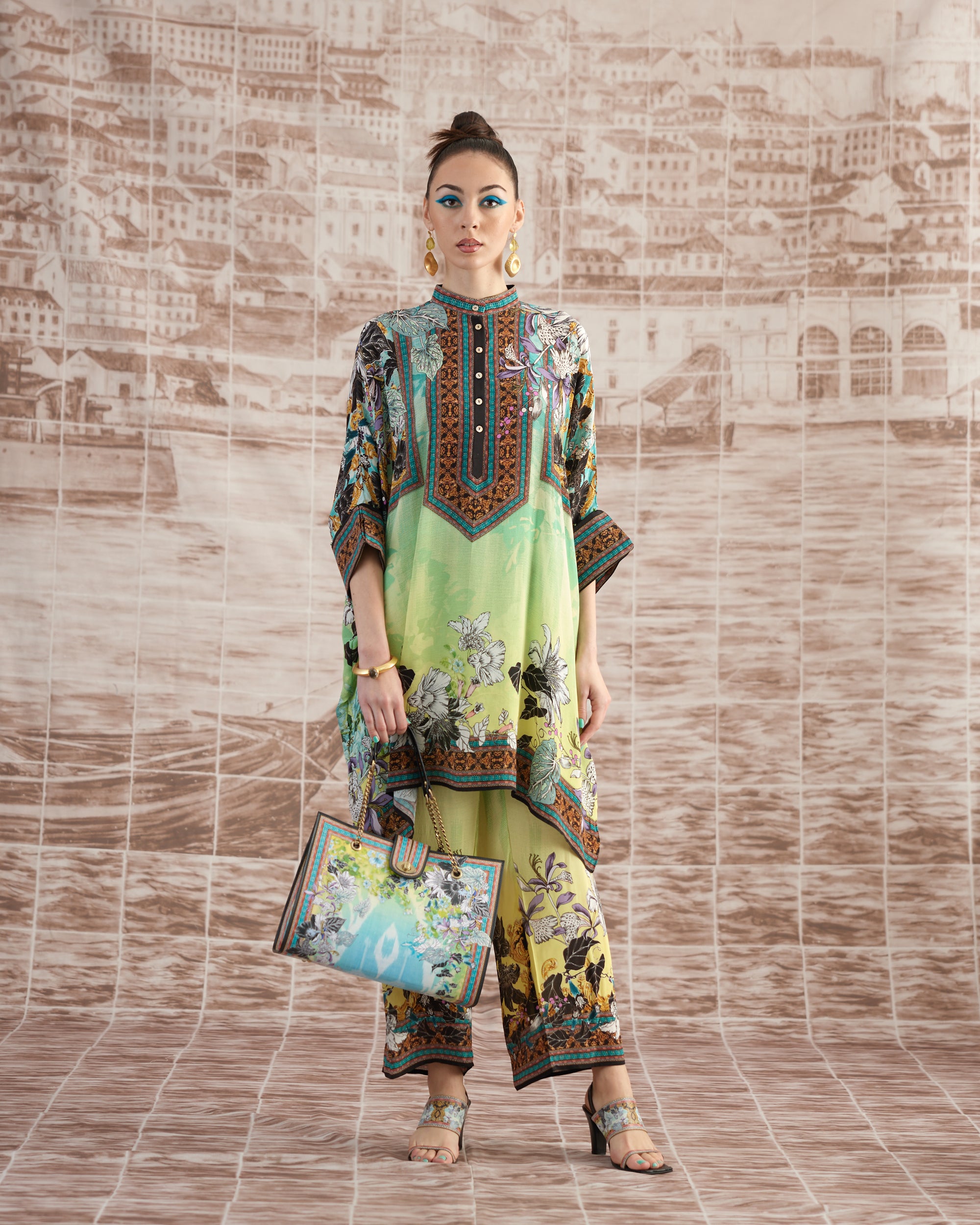 Love in Portofino (Maldives) : Chanel 36" - Aqua/Lime