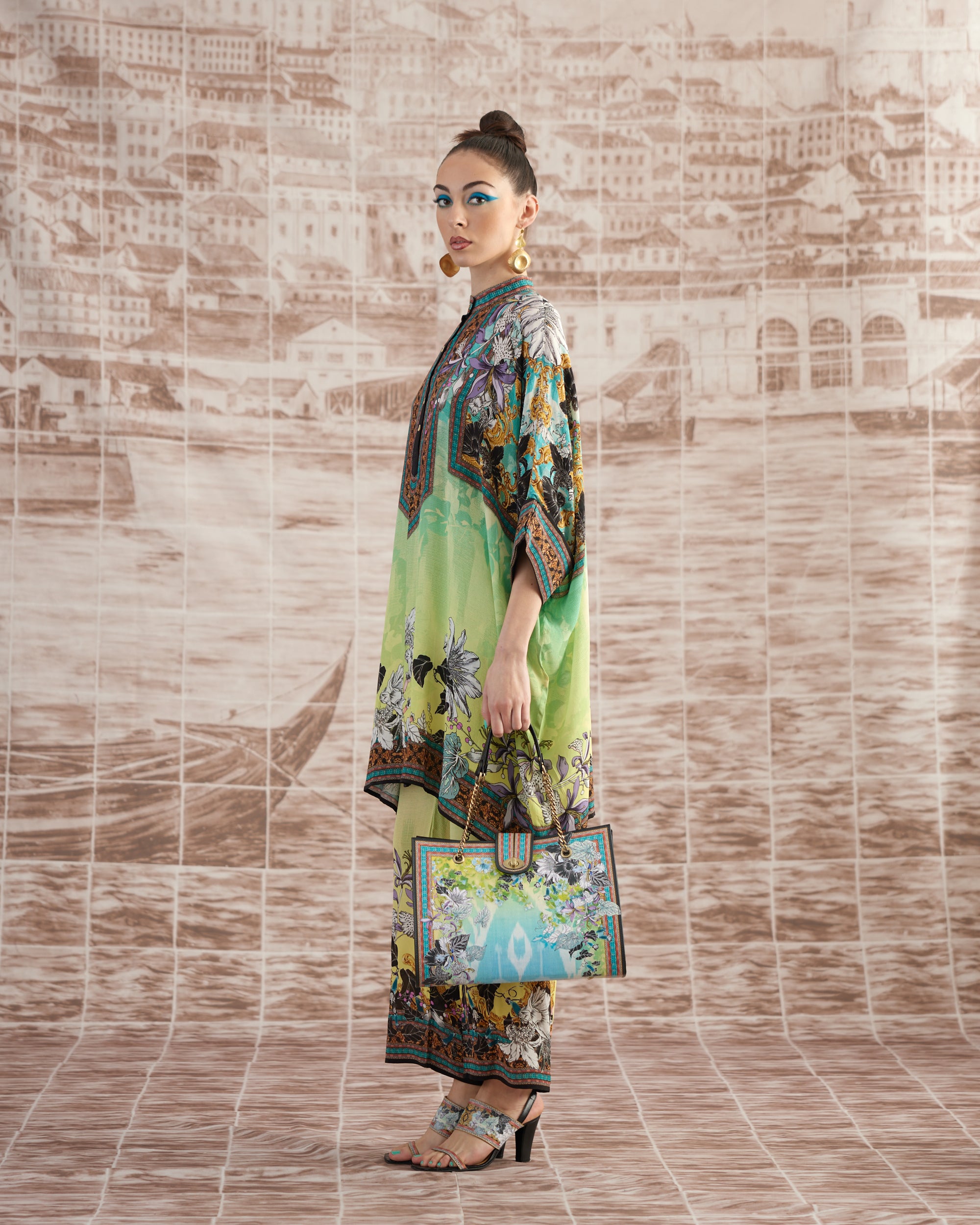 Love in Portofino (Maldives) : Chanel 36" - Aqua/Lime
