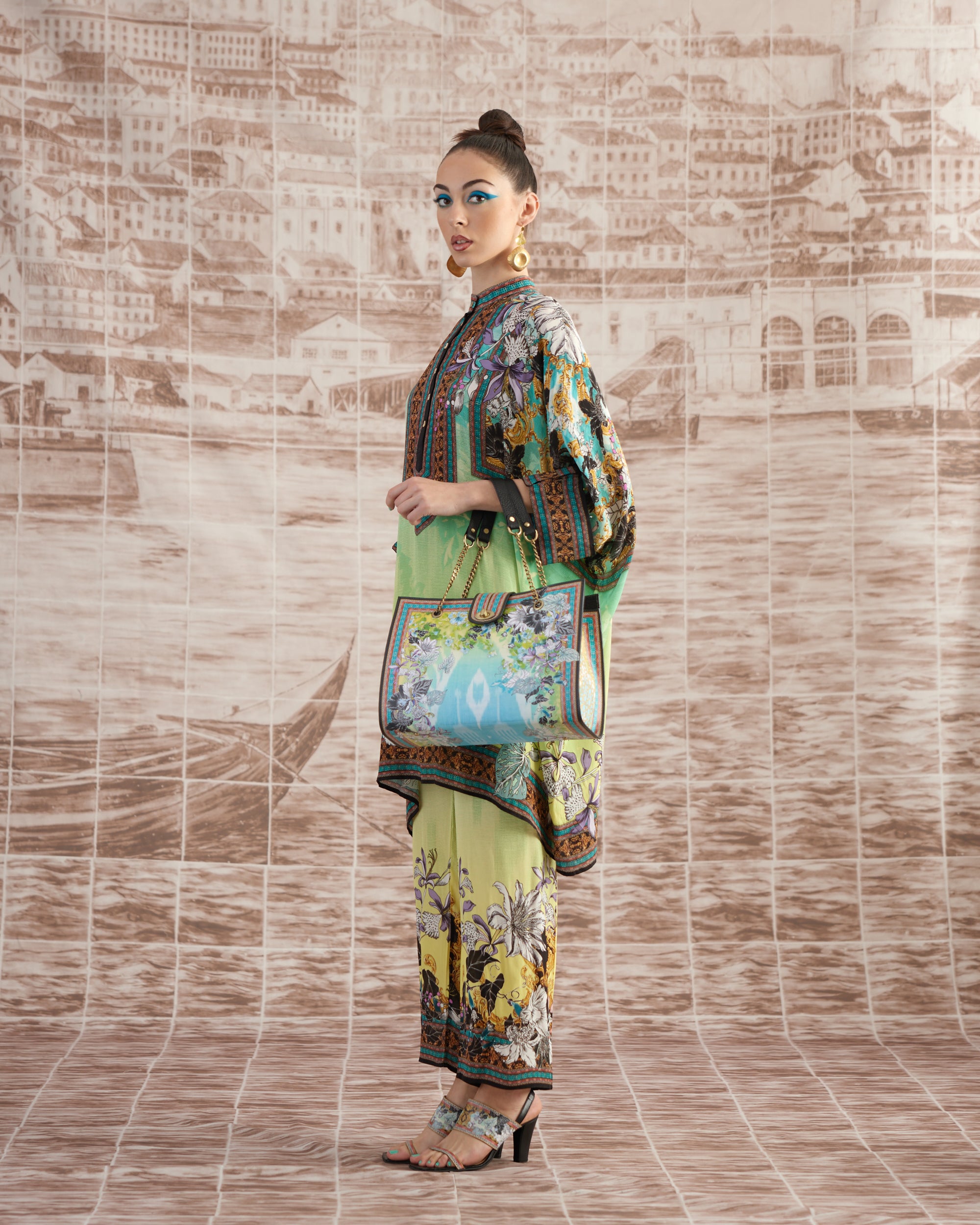 Love in Portofino (Maldives) : Chanel 36" - Aqua/Lime