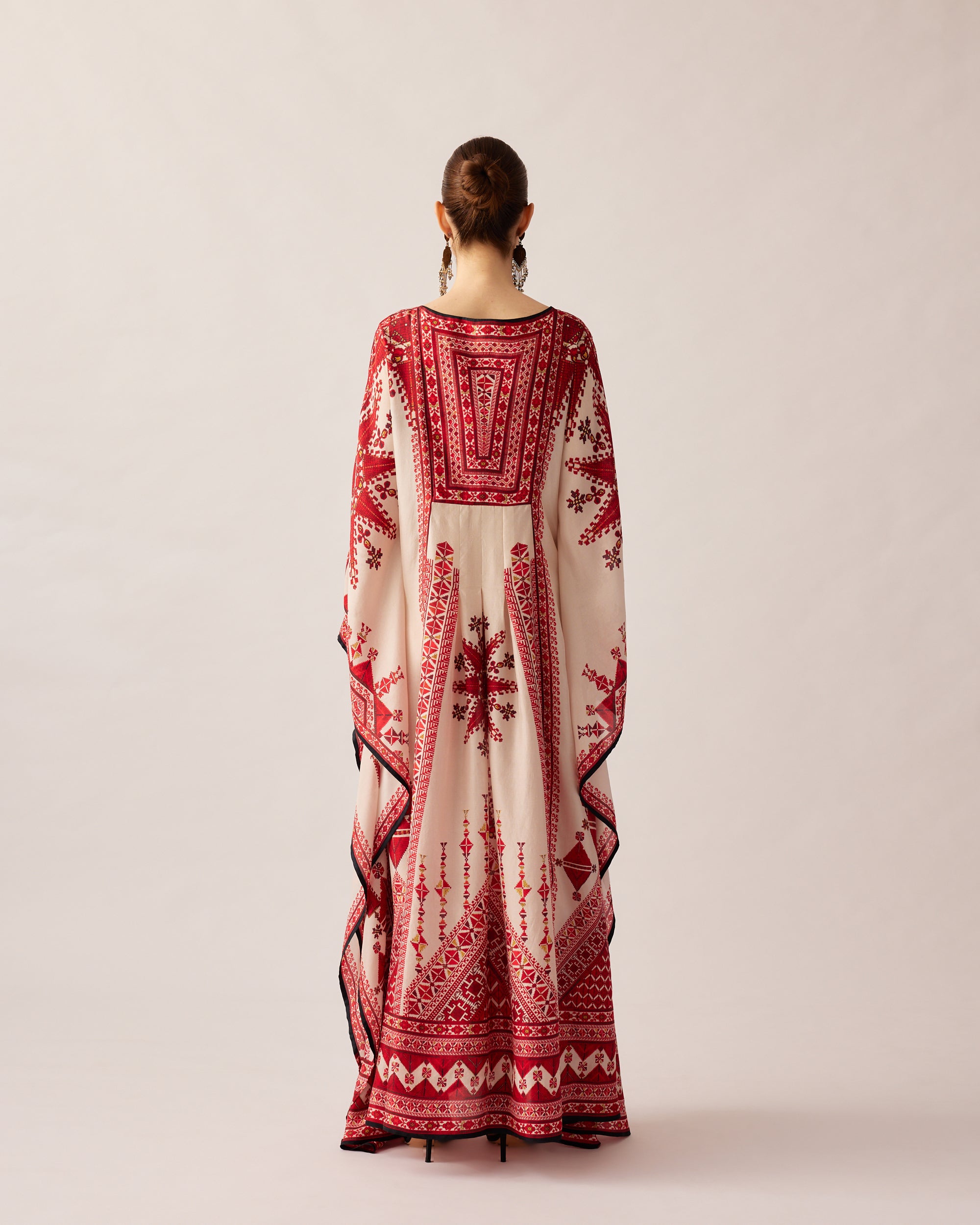 Bukhara : Yolanda - Ivory/Red