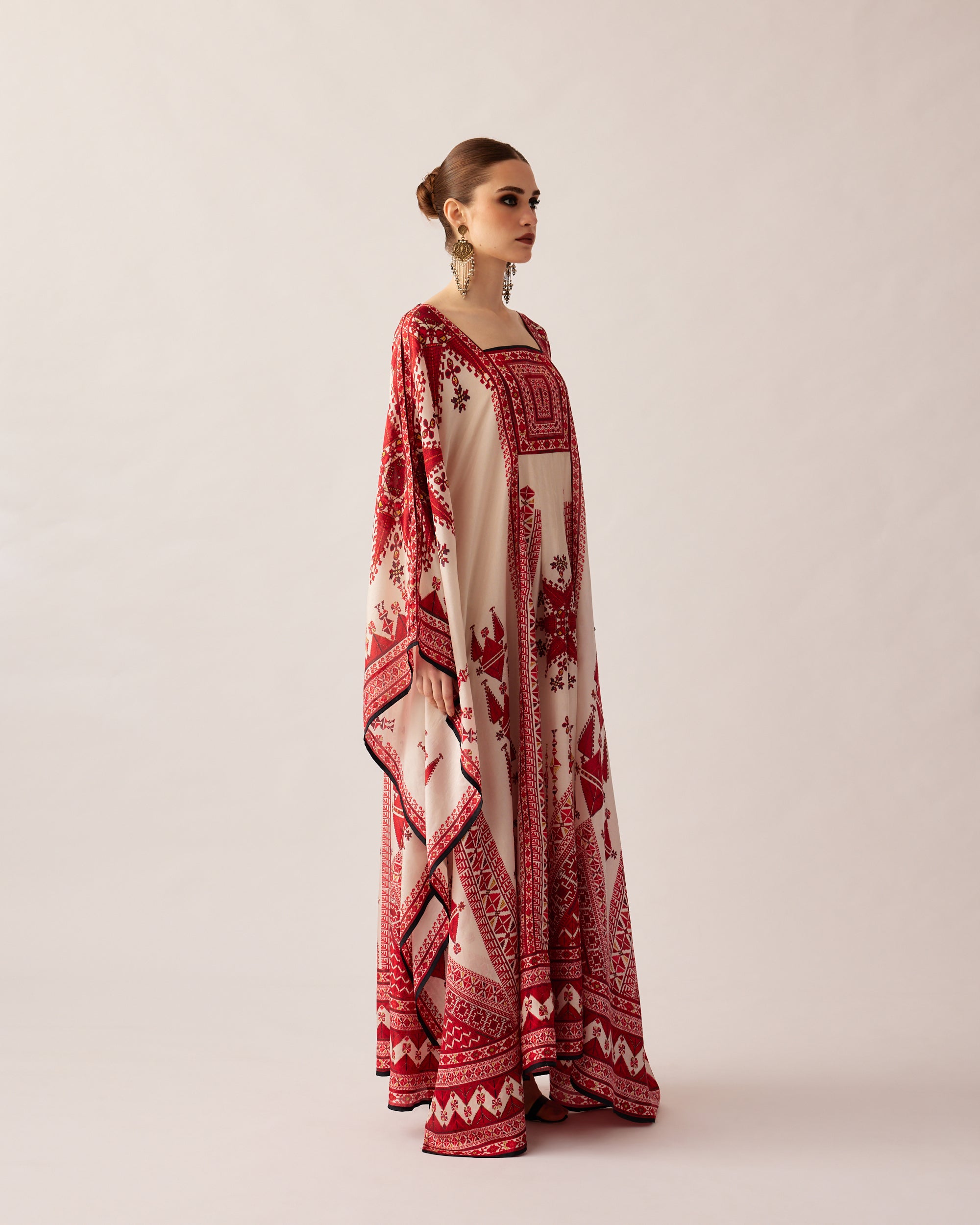 Bukhara : Yolanda - Ivory/Red