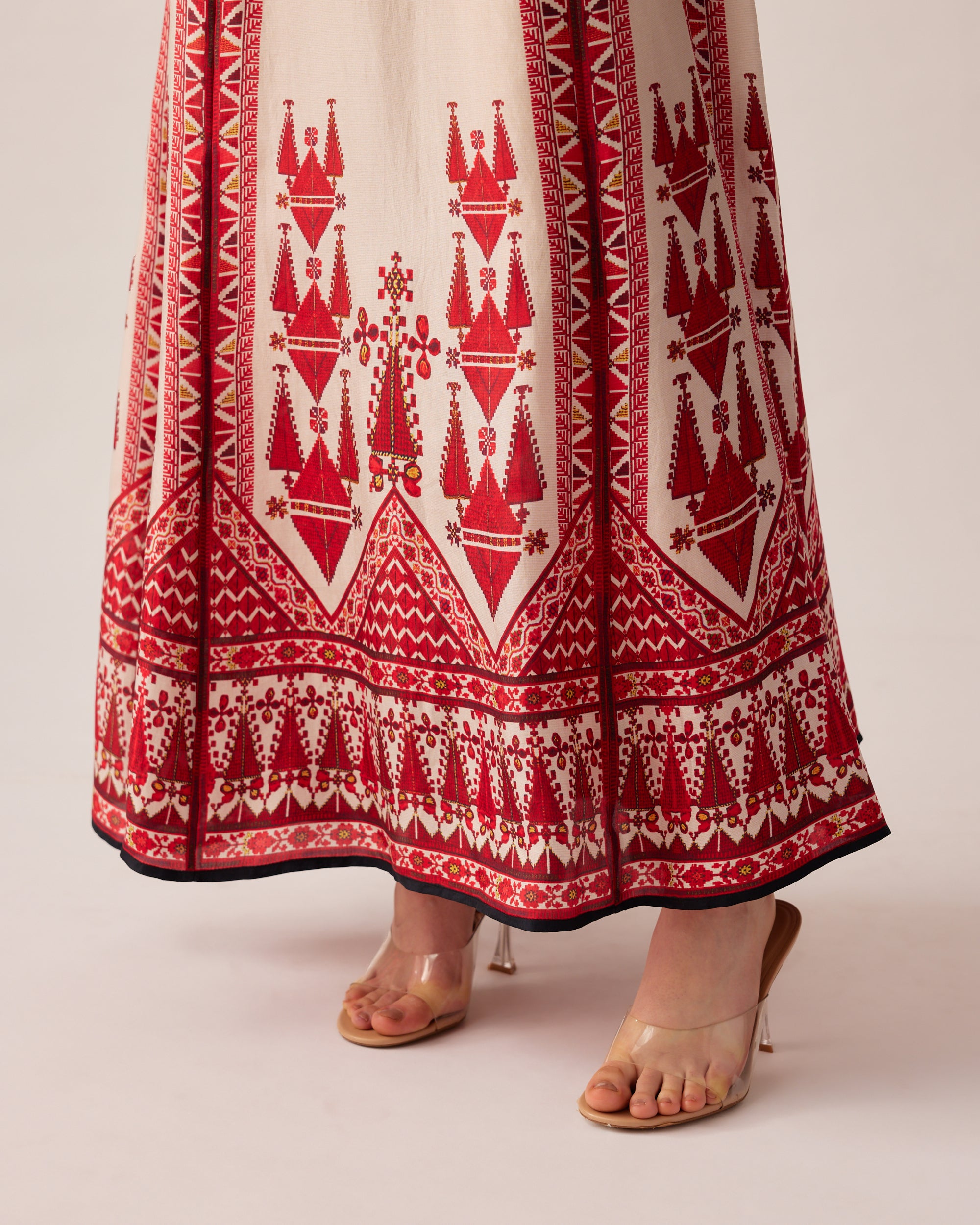 Bukhara : Adavi - Ivory/Red