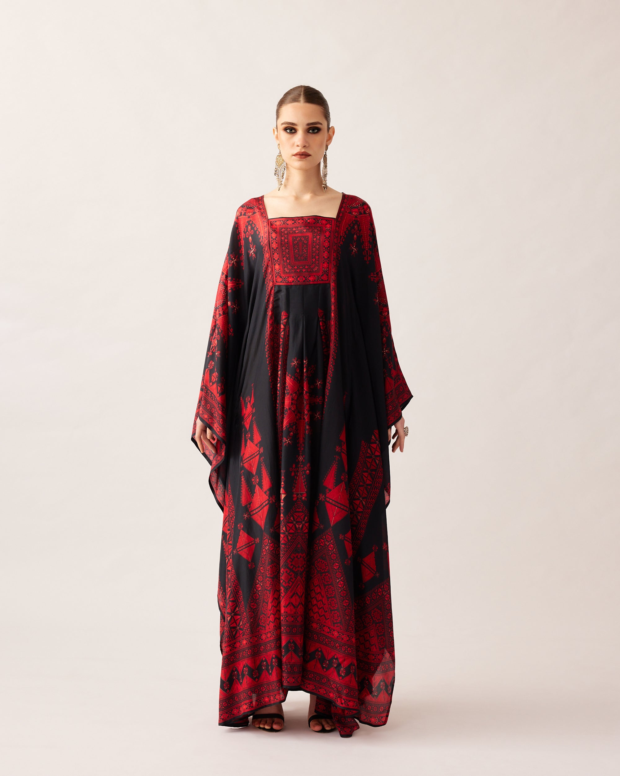 Bukhara : Yolanda - Black/Red