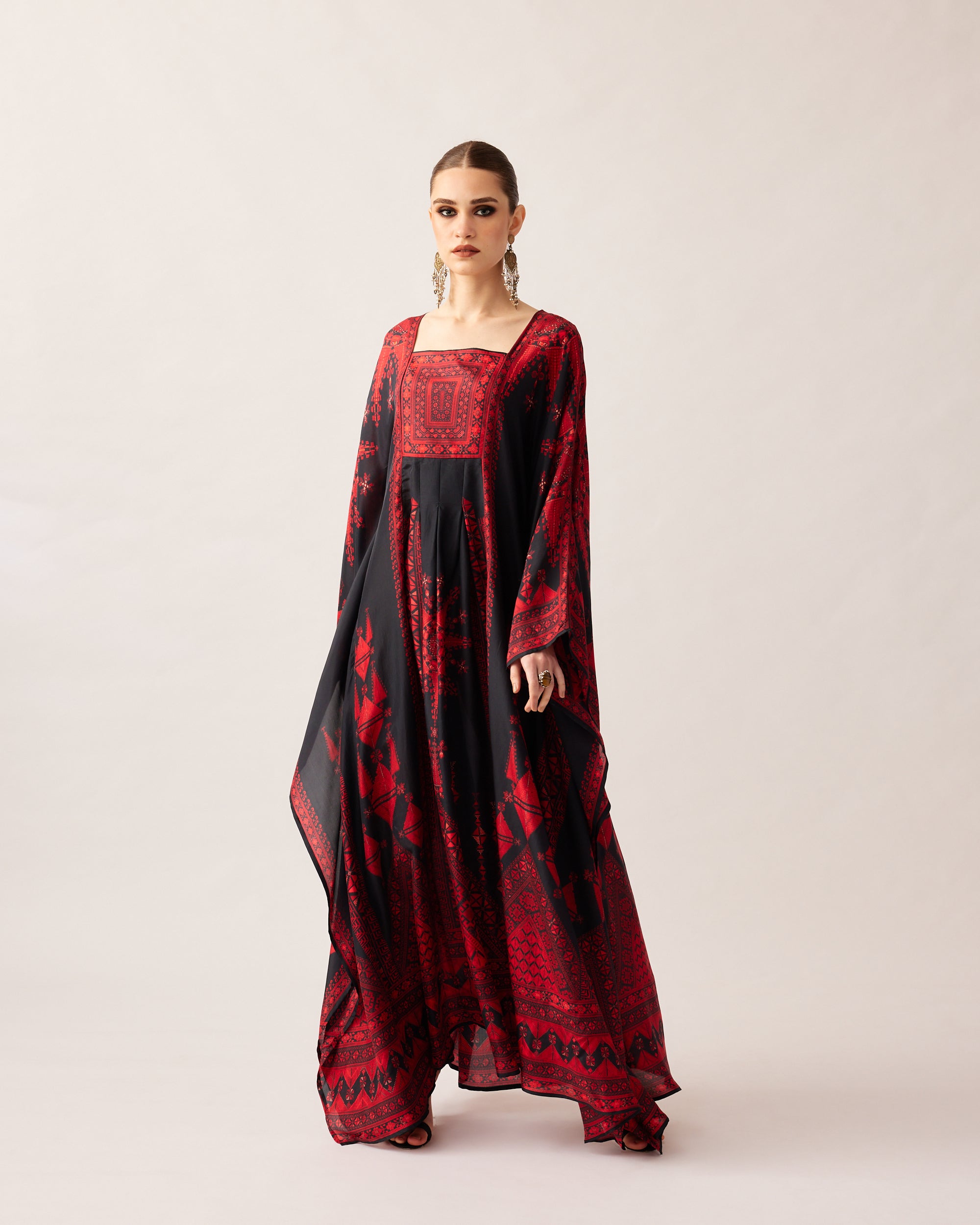 Bukhara : Yolanda - Black/Red