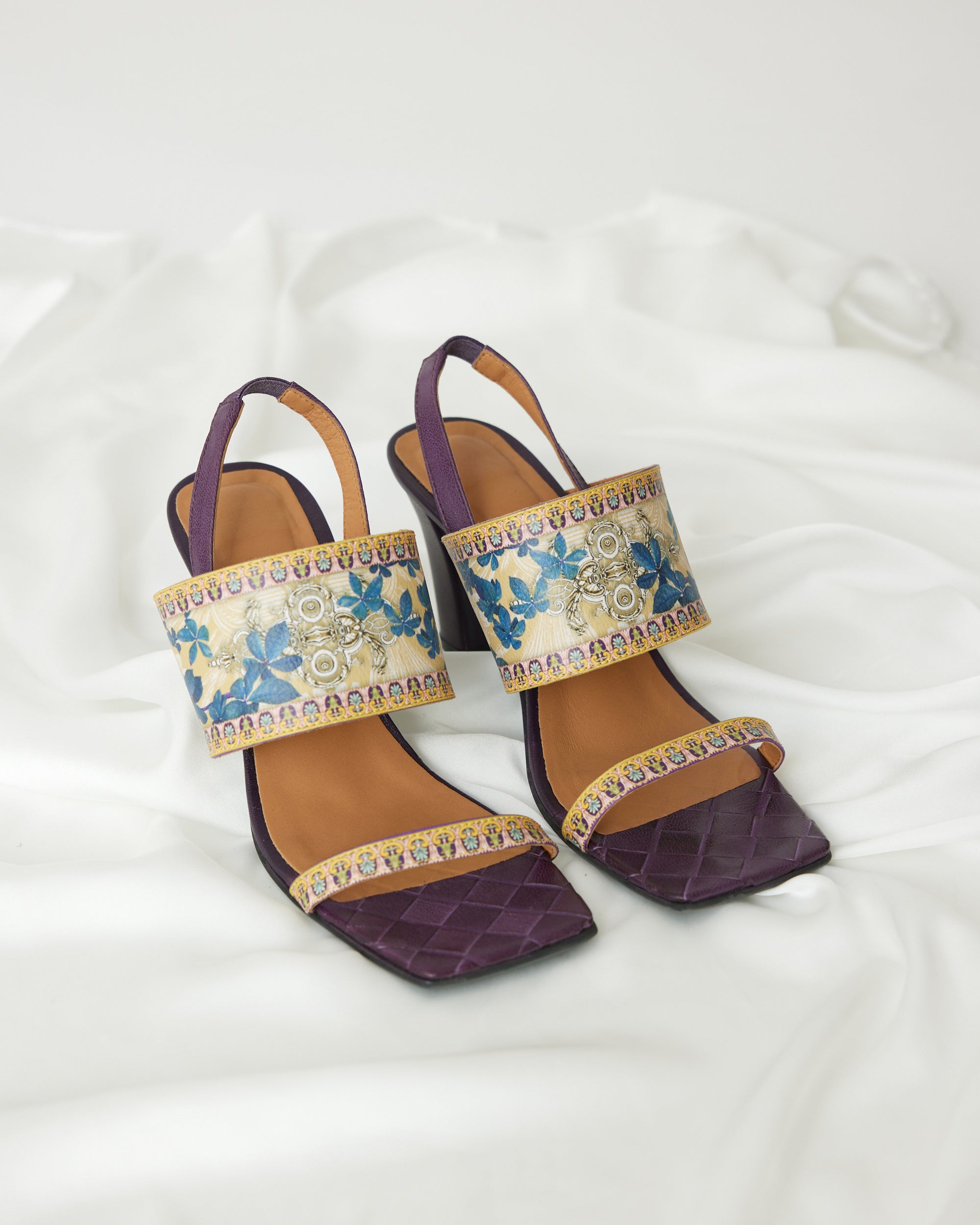 Love in Portofino (Vagator) - Heels : Mustard
