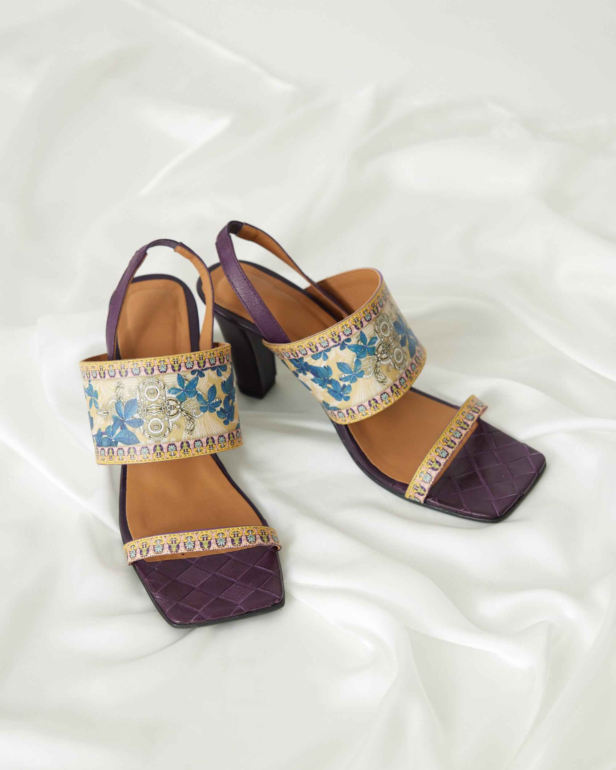 Love in Portofino (Vagator) - Heels : Mustard