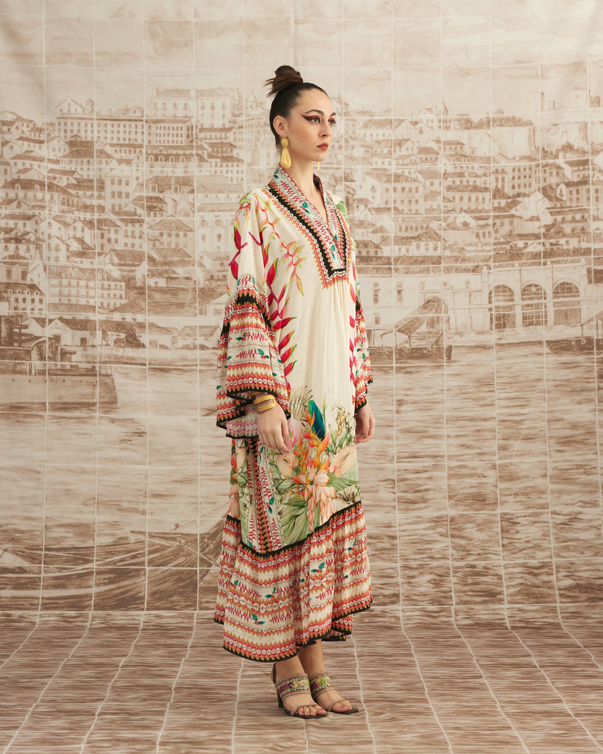 Love in Portofino (Heliconia) : Imaki - Ivory