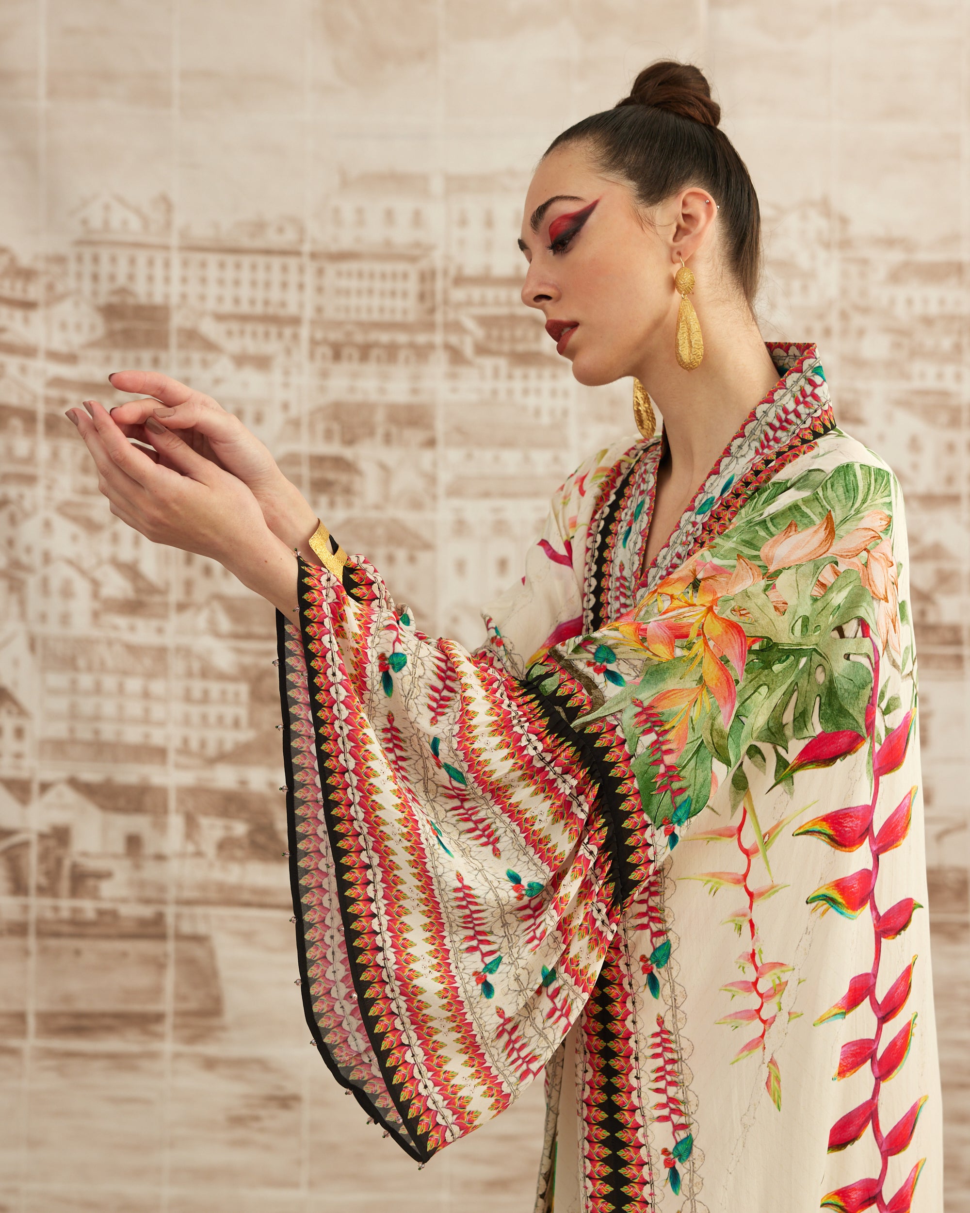Love in Portofino (Heliconia) : Imaki - Ivory