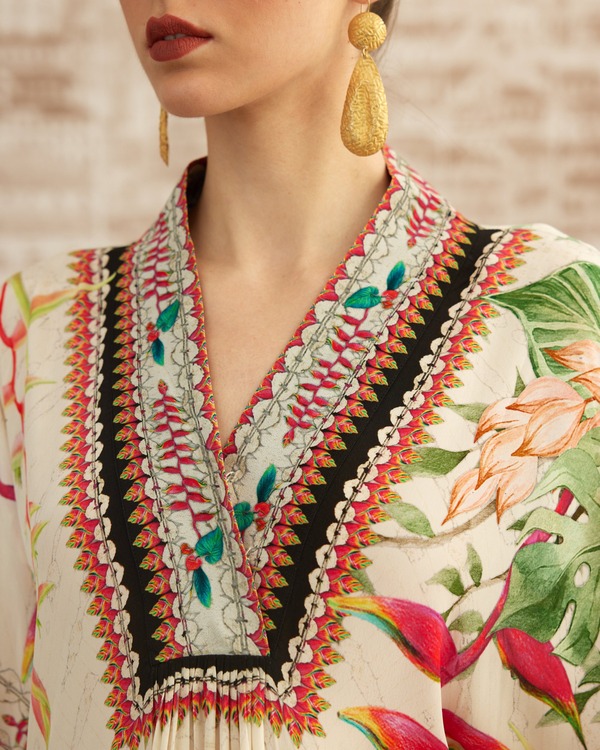 Love in Portofino (Heliconia) : Imaki - Ivory