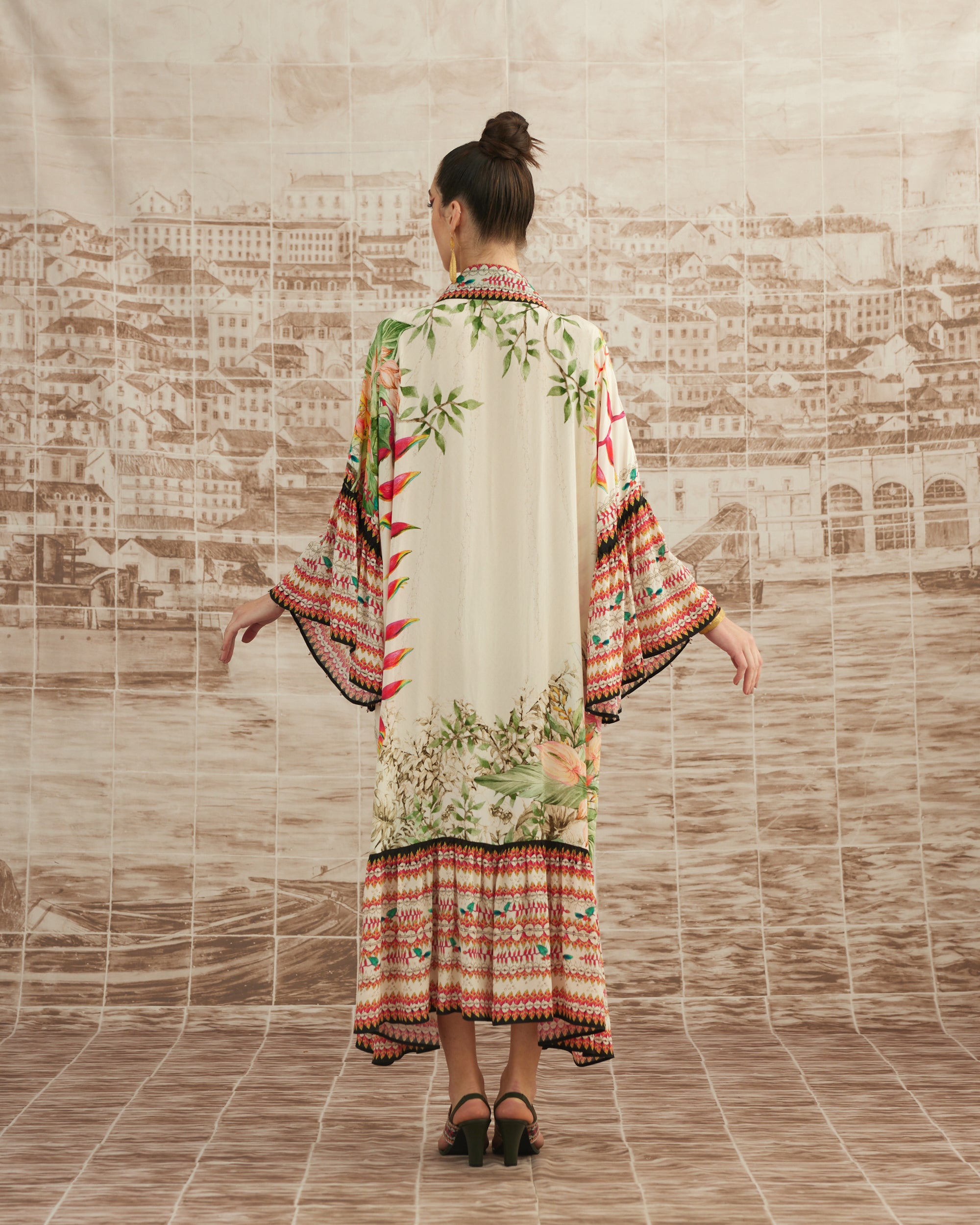 Love in Portofino (Heliconia) : Imaki - Ivory