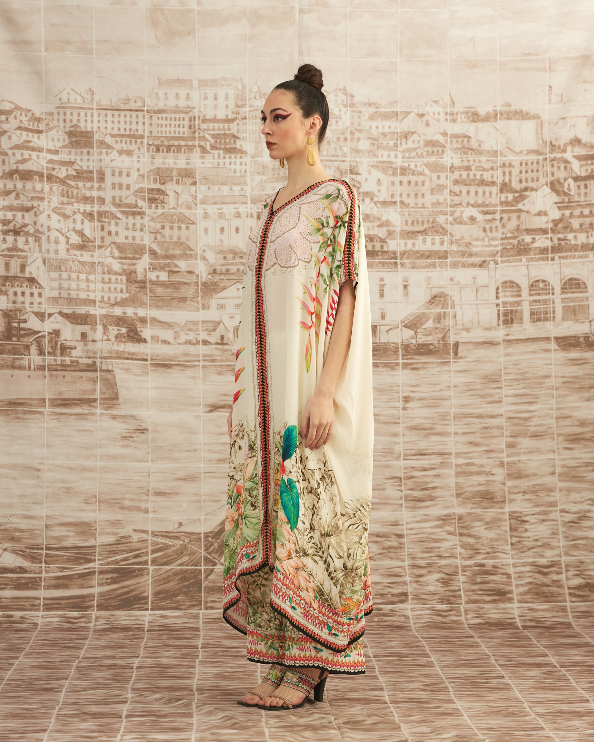 Love in Portofino (Heliconia) : Majida - Ivory